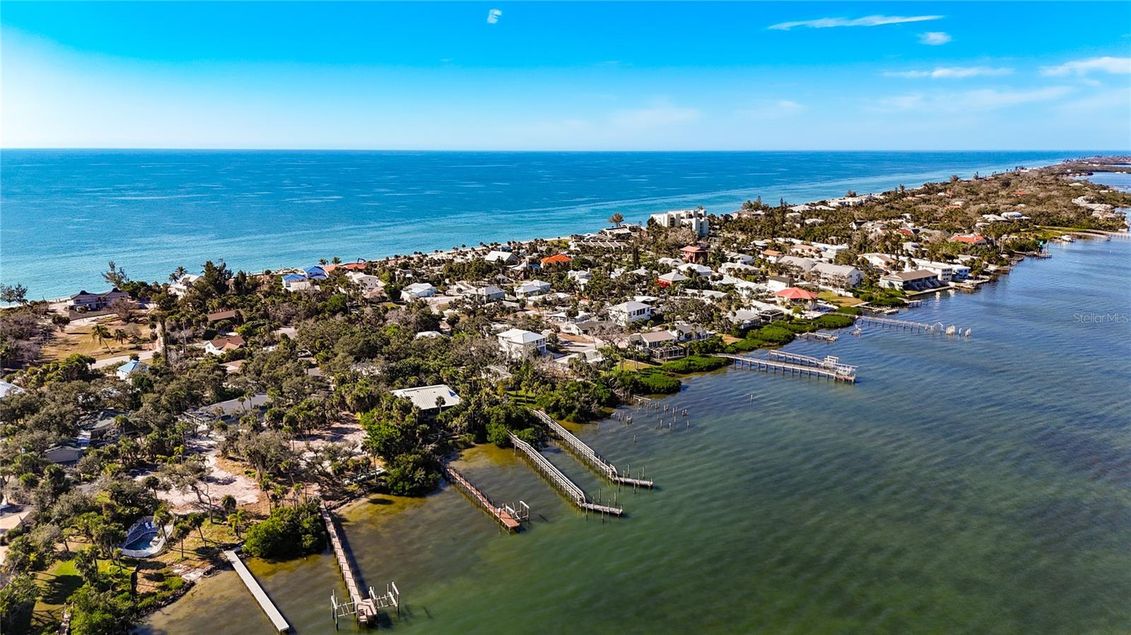 Image 23 of 44 For 4025 Bay Oaks Circle