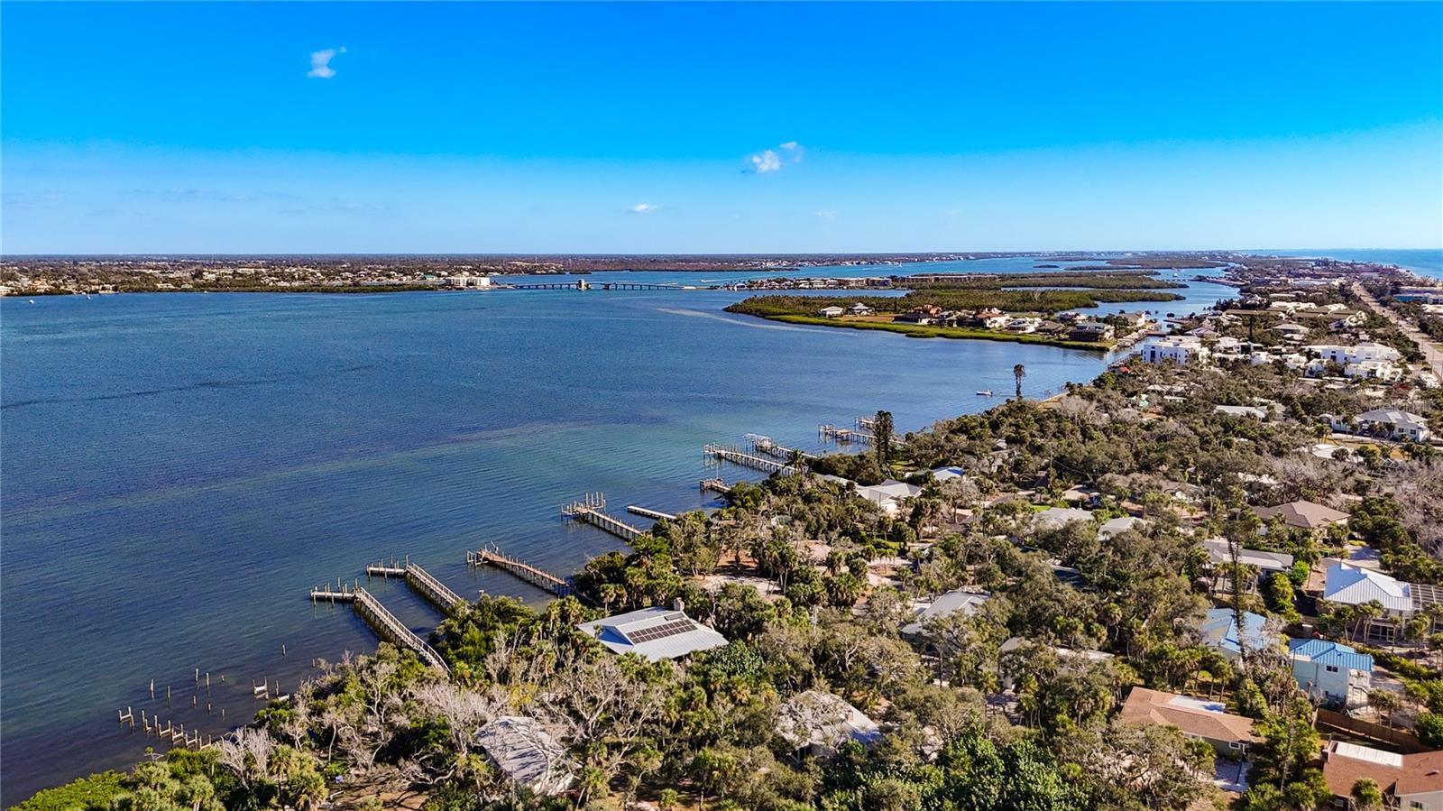 Image 3 of 44 For 4025 Bay Oaks Circle