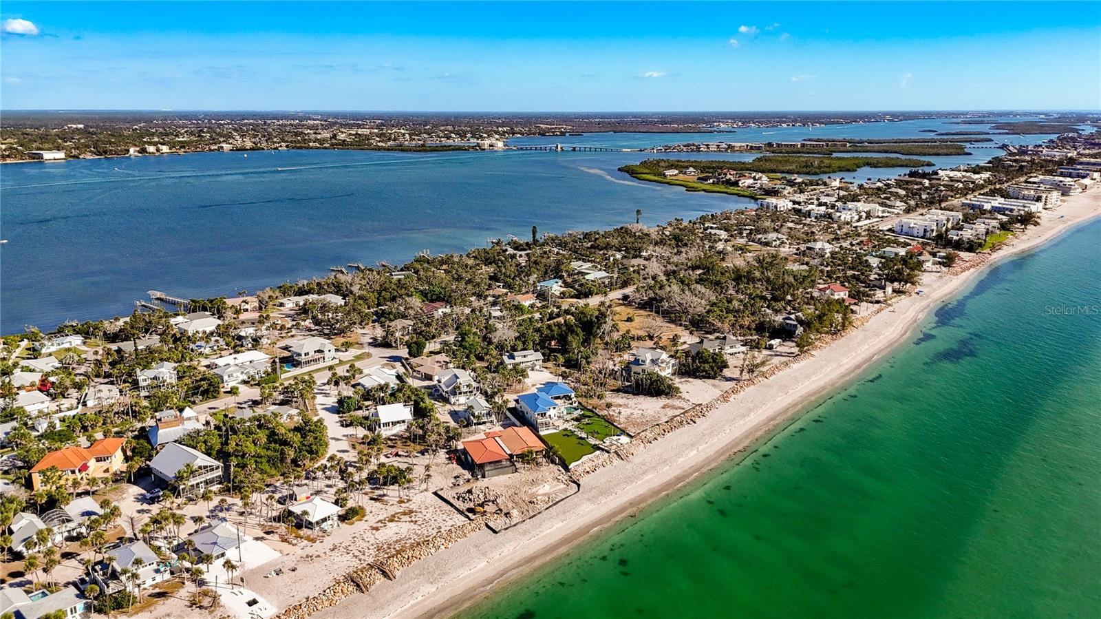 Image 32 of 44 For 4025 Bay Oaks Circle