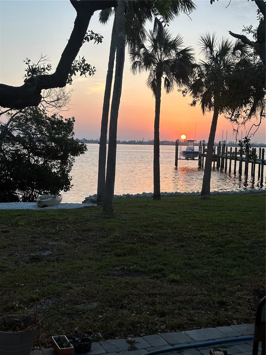 Image 37 of 44 For 4025 Bay Oaks Circle