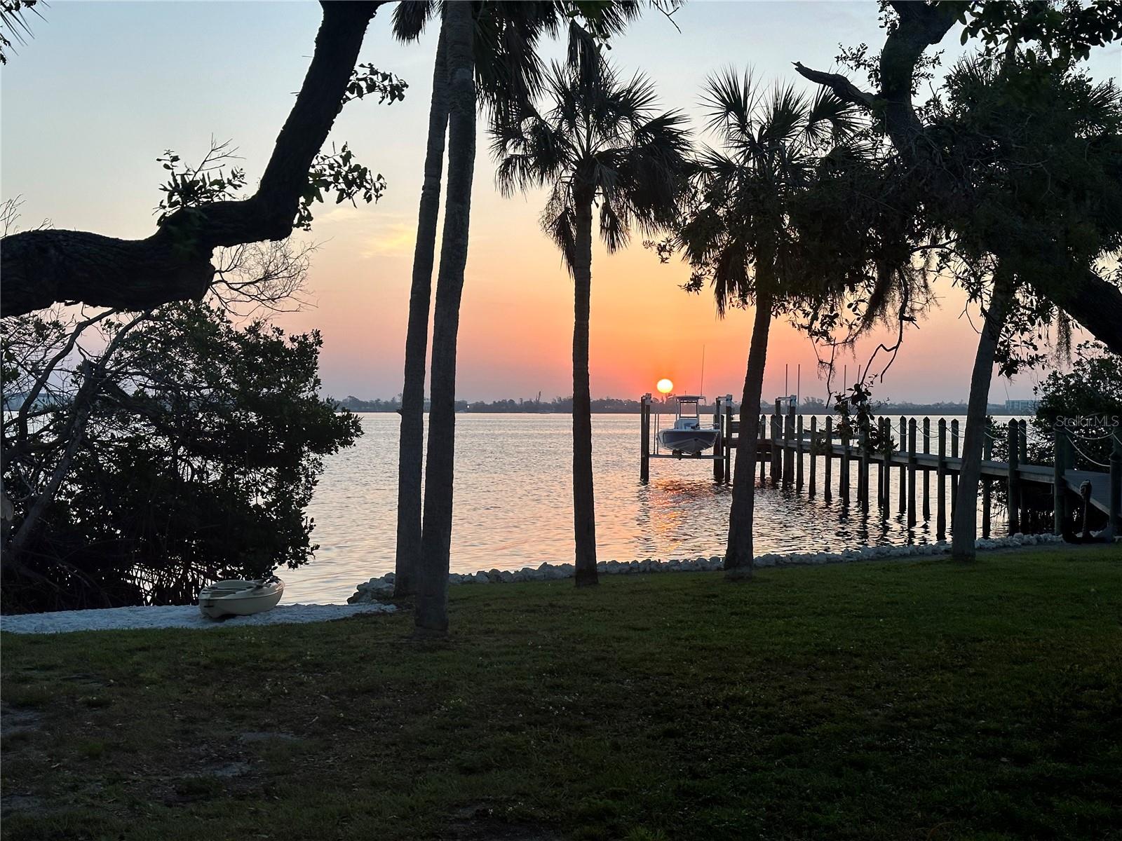 Image 38 of 44 For 4025 Bay Oaks Circle