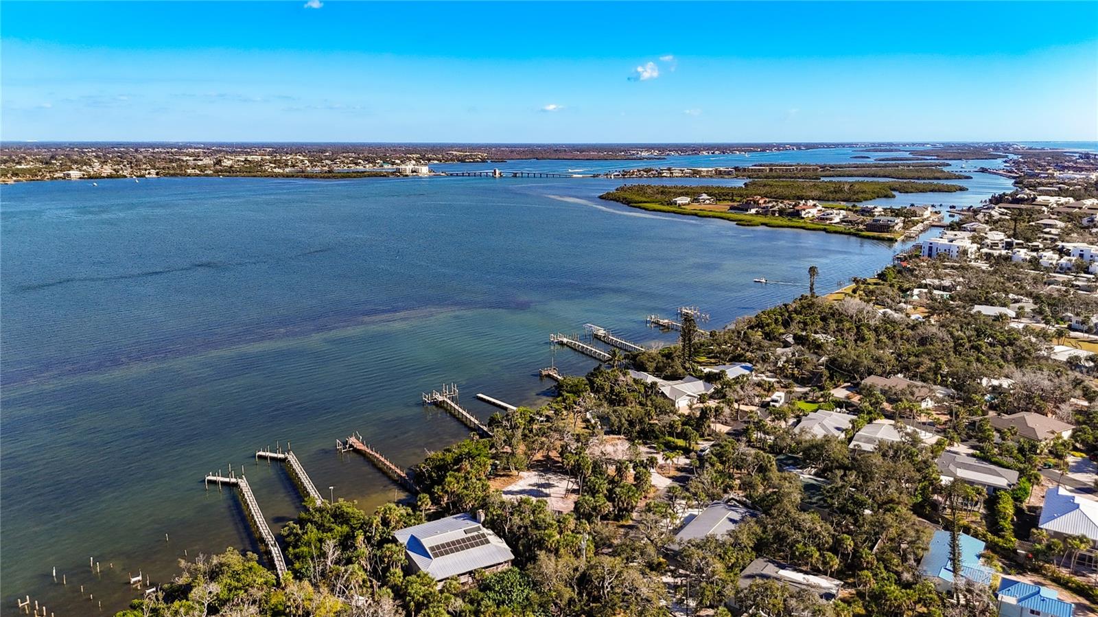 Image 4 of 44 For 4025 Bay Oaks Circle