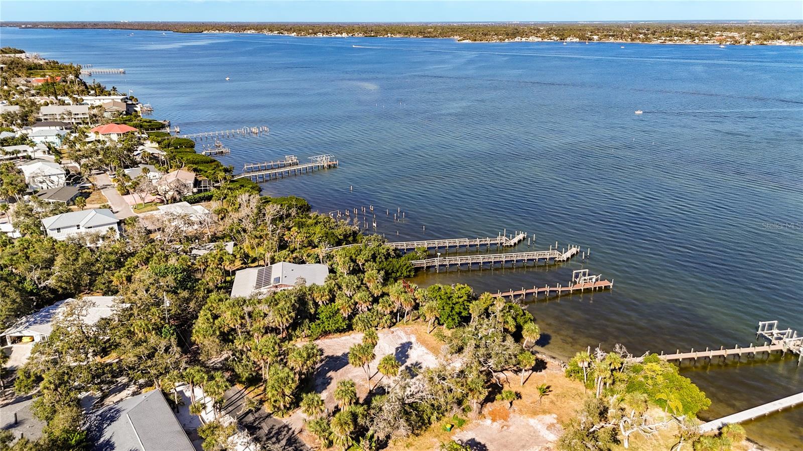 Image 6 of 44 For 4025 Bay Oaks Circle