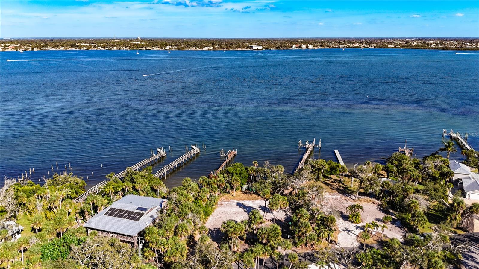 Image 7 of 44 For 4025 Bay Oaks Circle