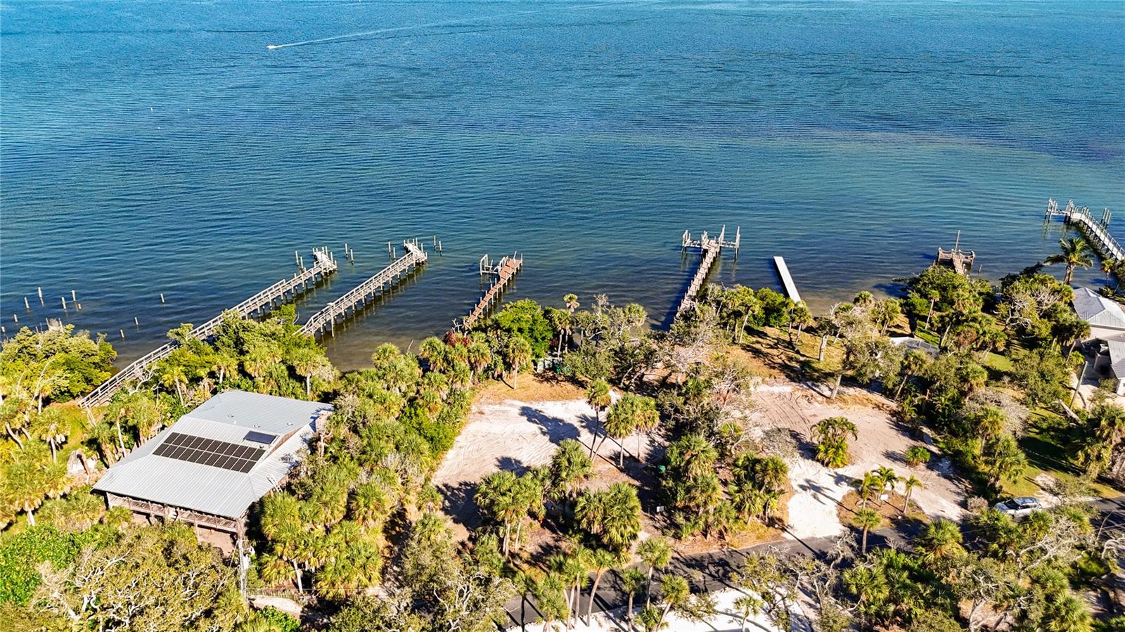 Image 8 of 44 For 4025 Bay Oaks Circle