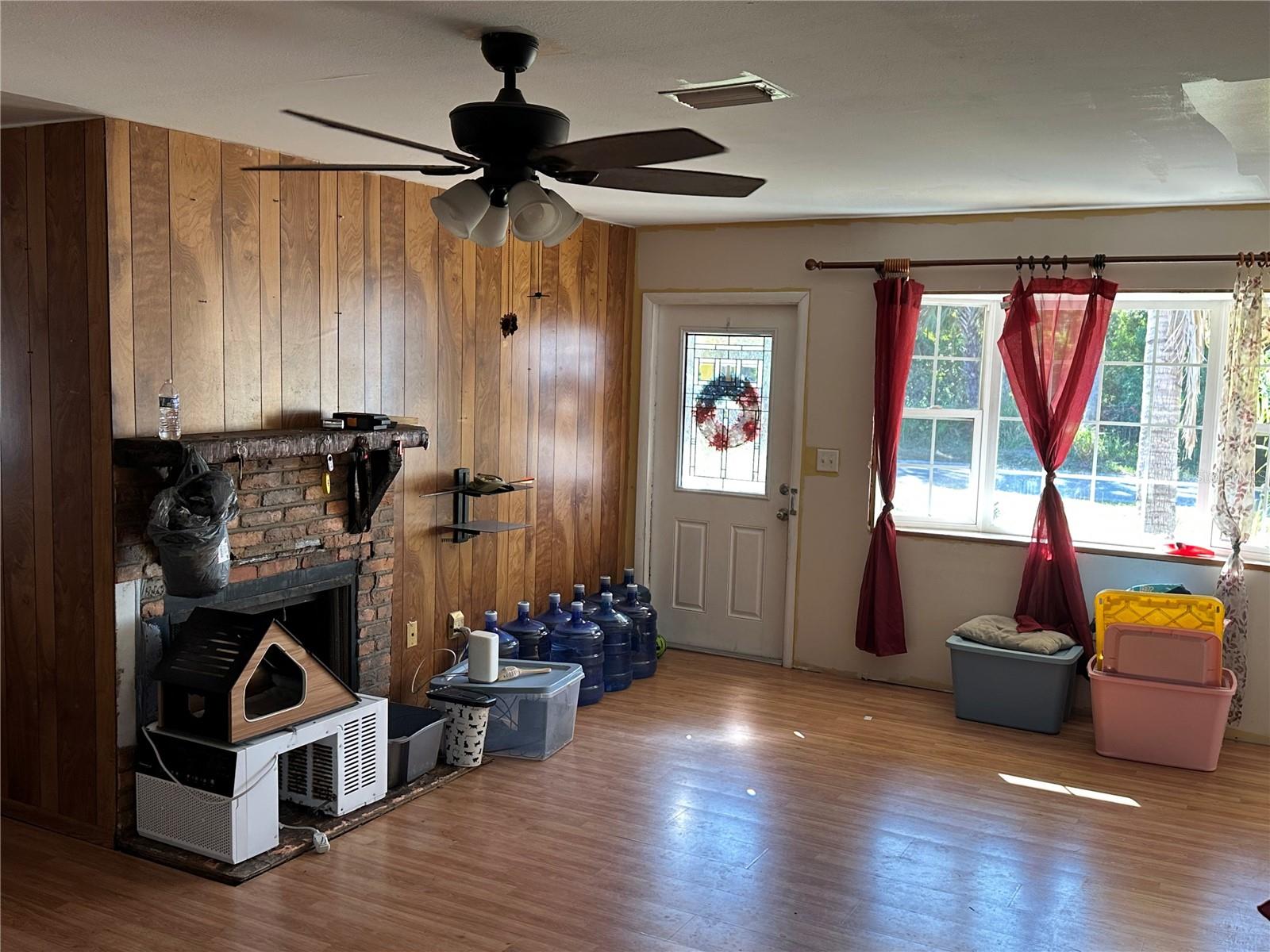 Image 3 of 13 For 111 Palm Avenue E