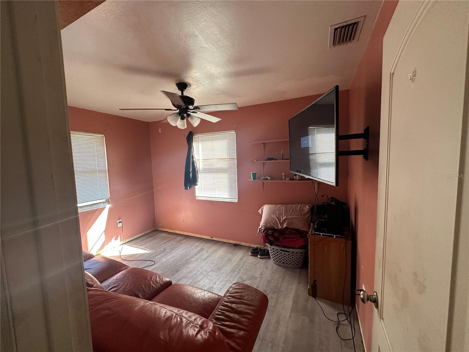 Image 8 of 13 For 111 Palm Avenue E