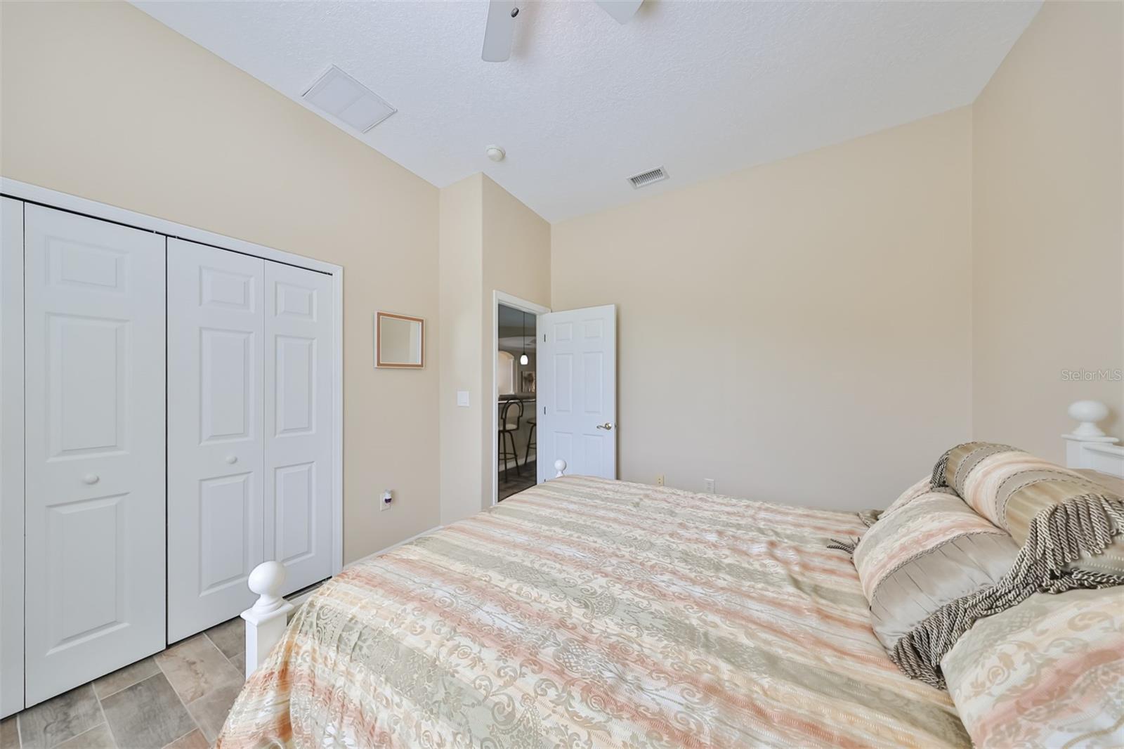 Image 14 of 31 For 17706 Bridlewood Court