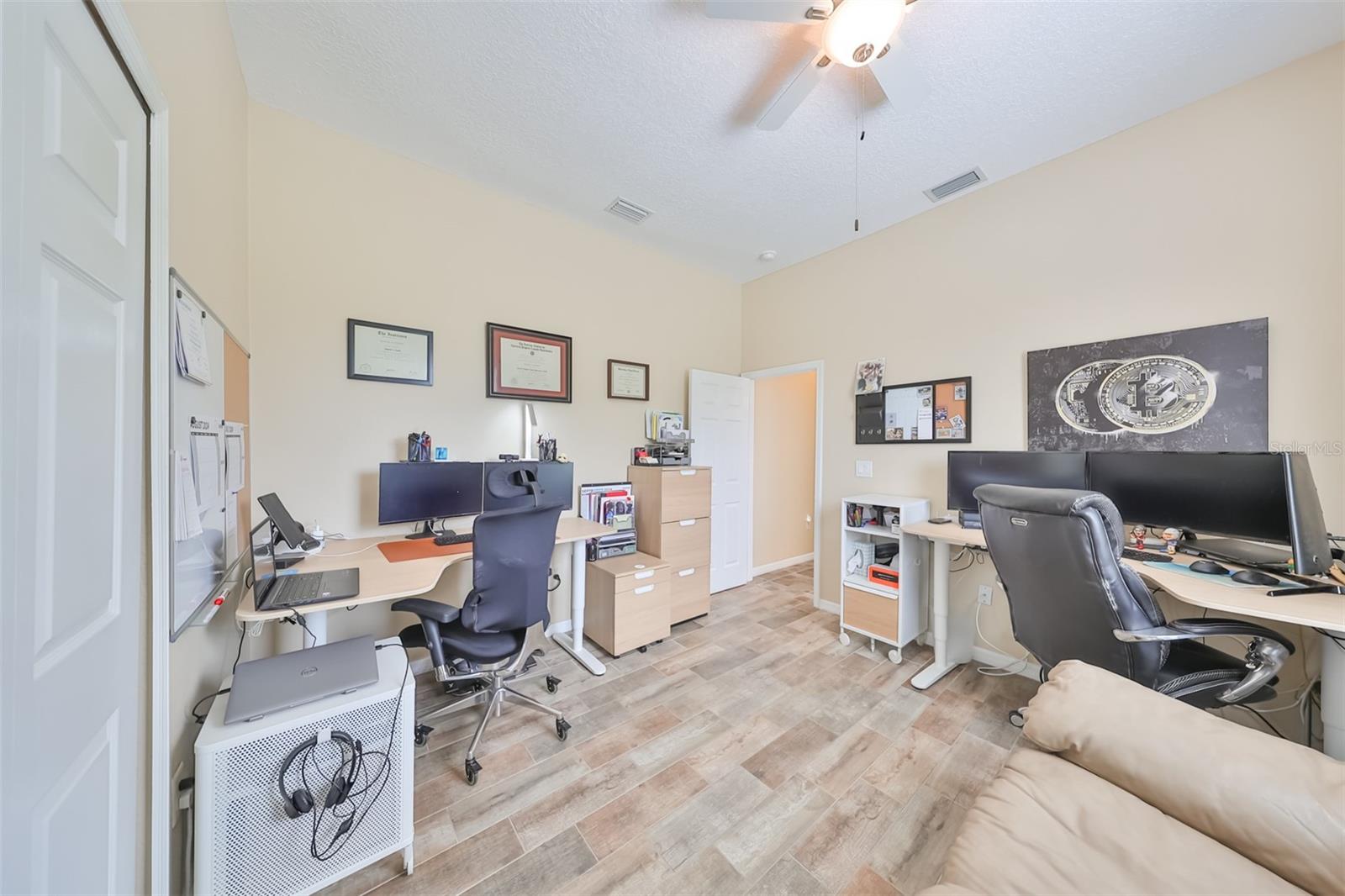 Image 15 of 31 For 17706 Bridlewood Court