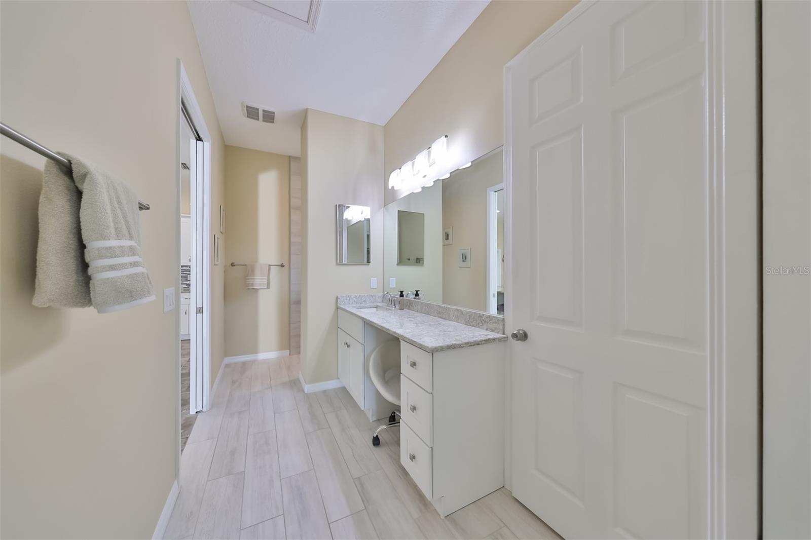 Image 20 of 31 For 17706 Bridlewood Court