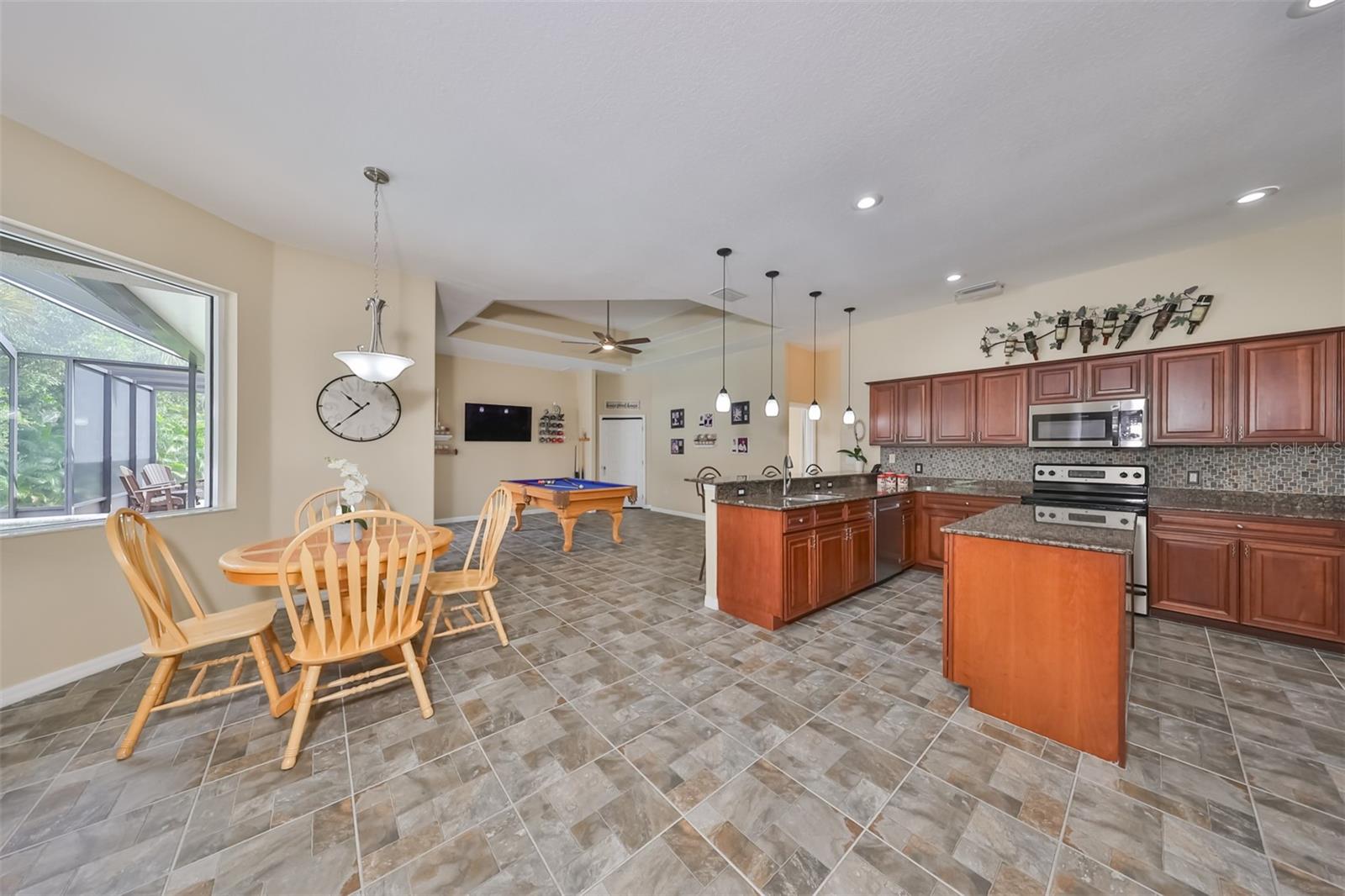 Image 9 of 31 For 17706 Bridlewood Court