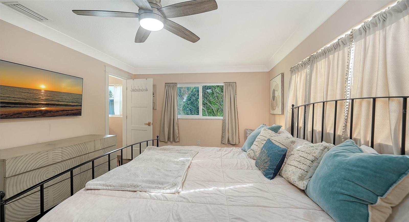 Image 24 of 57 For 1050 Bogey Lane