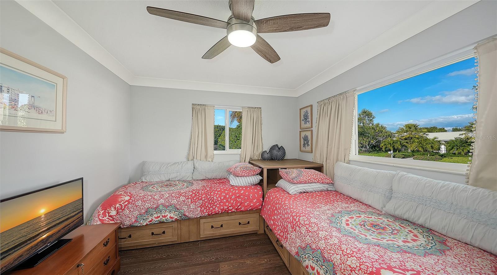 Image 28 of 57 For 1050 Bogey Lane