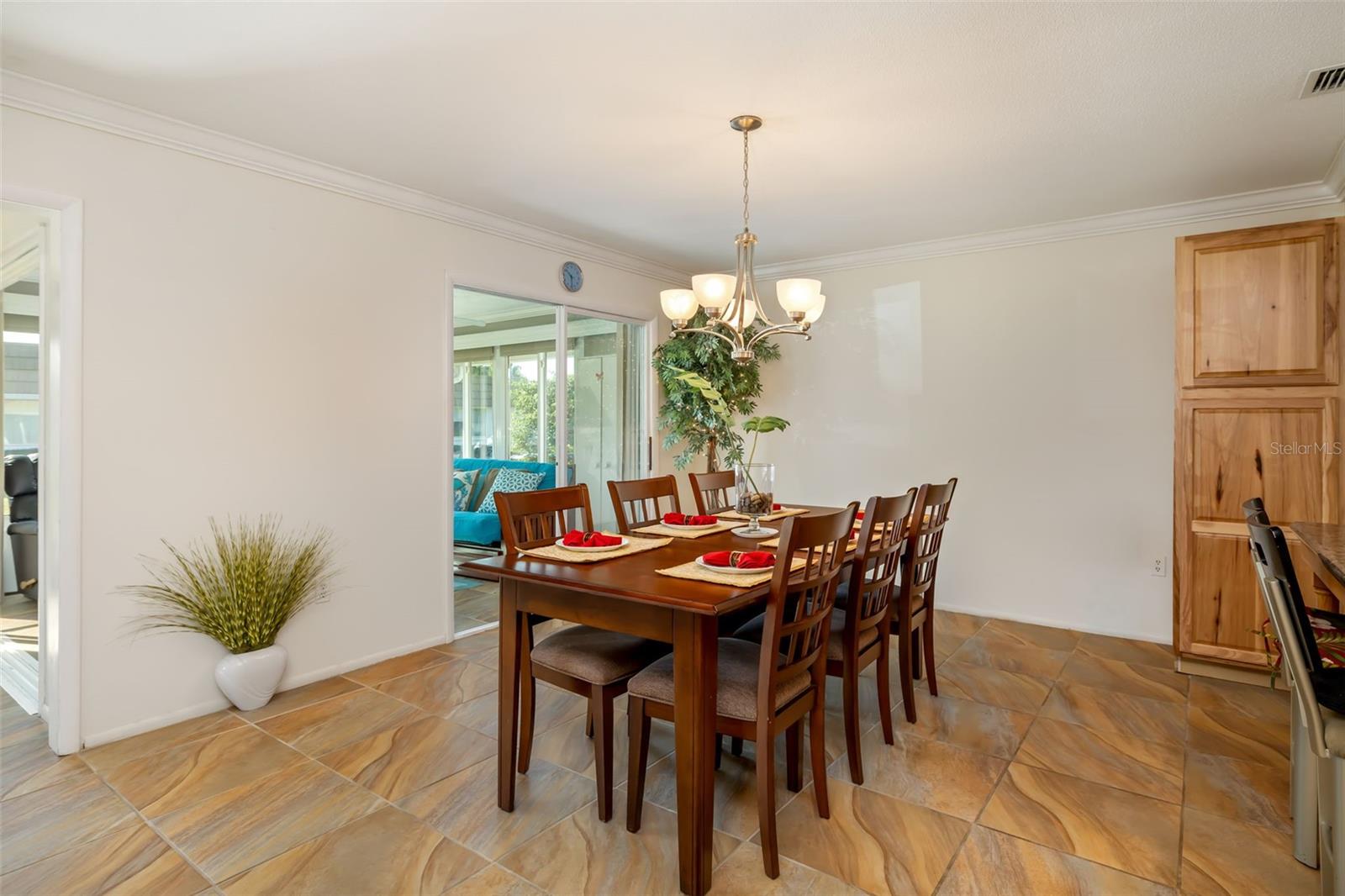 Image 16 of 79 For 5486 Riverbluff Circle V-24