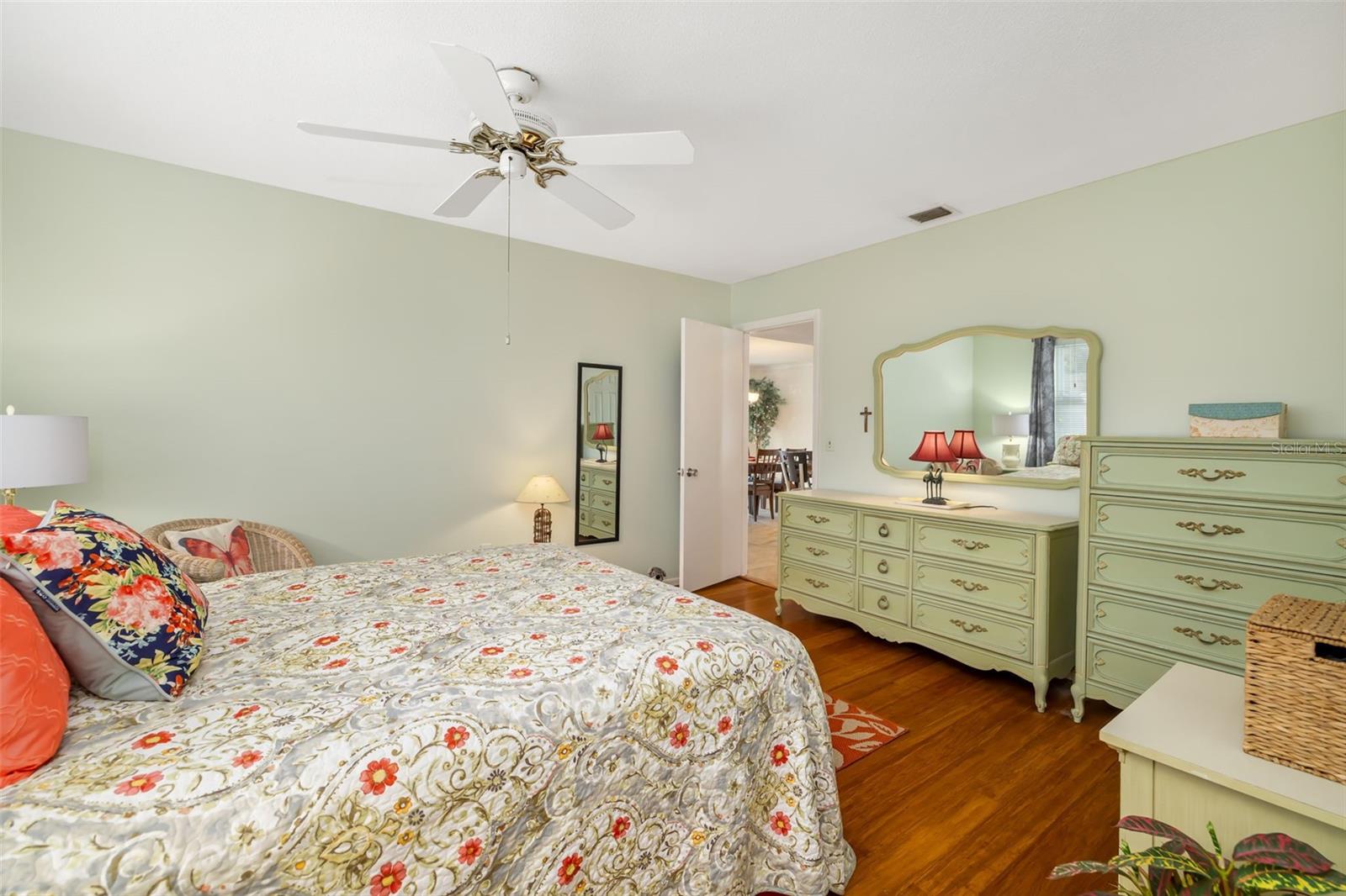 Image 24 of 79 For 5486 Riverbluff Circle V-24