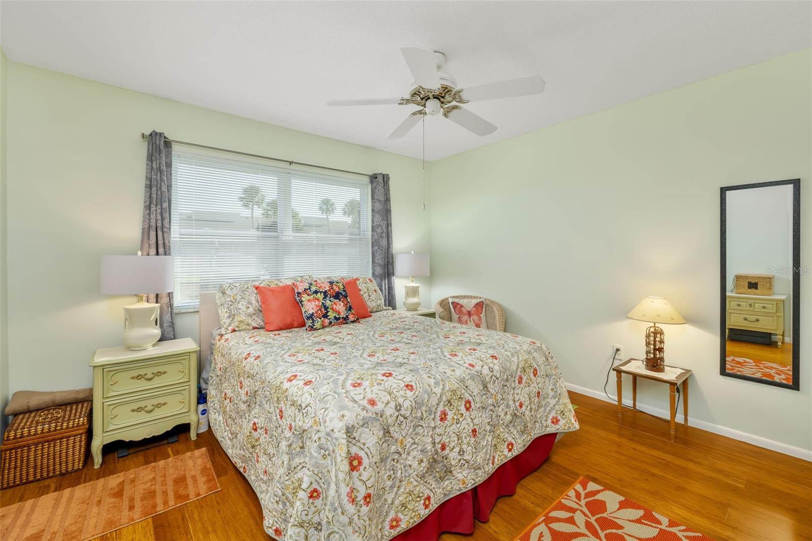 Image 25 of 79 For 5486 Riverbluff Circle V-24