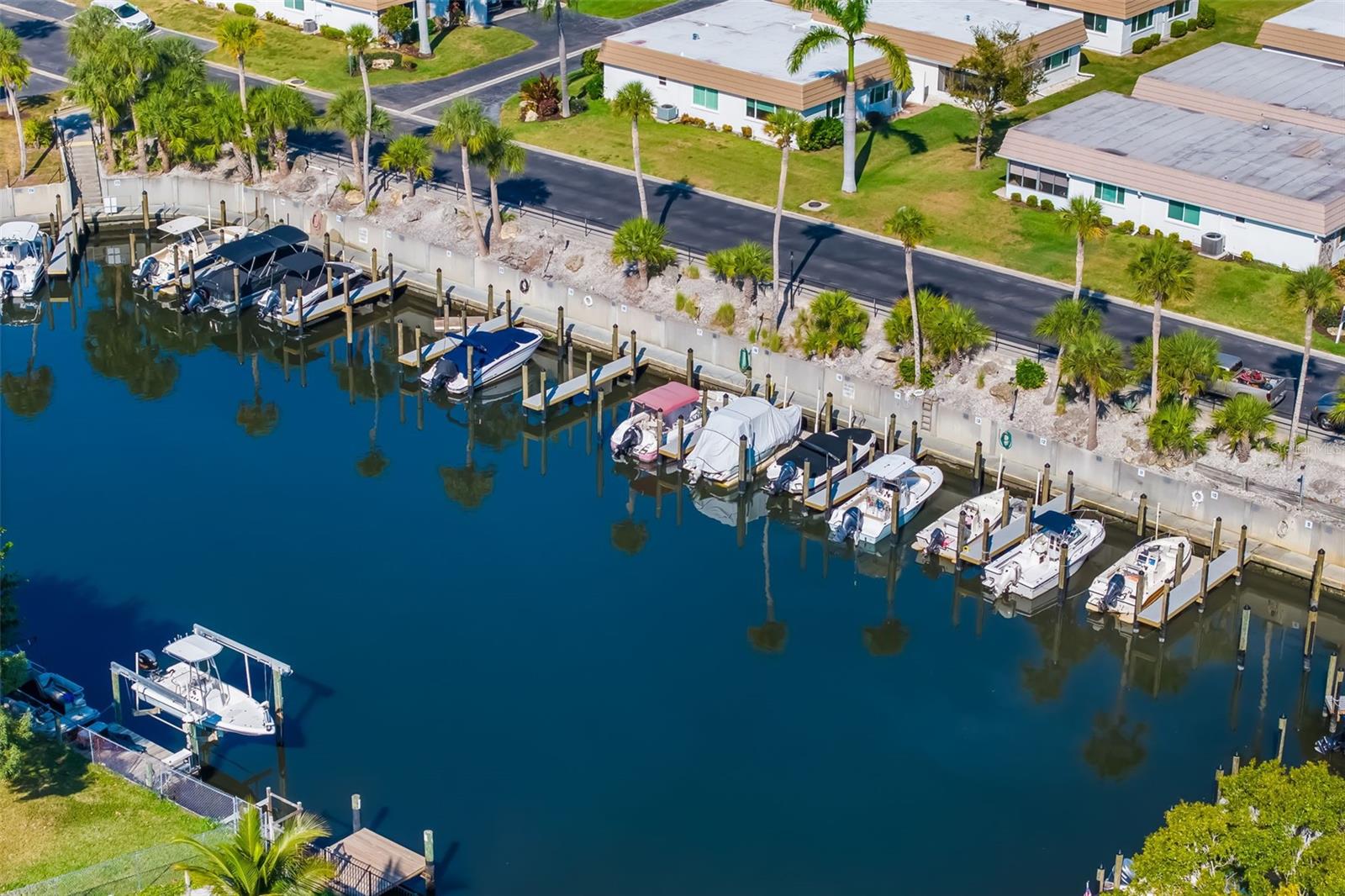 Image 52 of 79 For 5486 Riverbluff Circle V-24