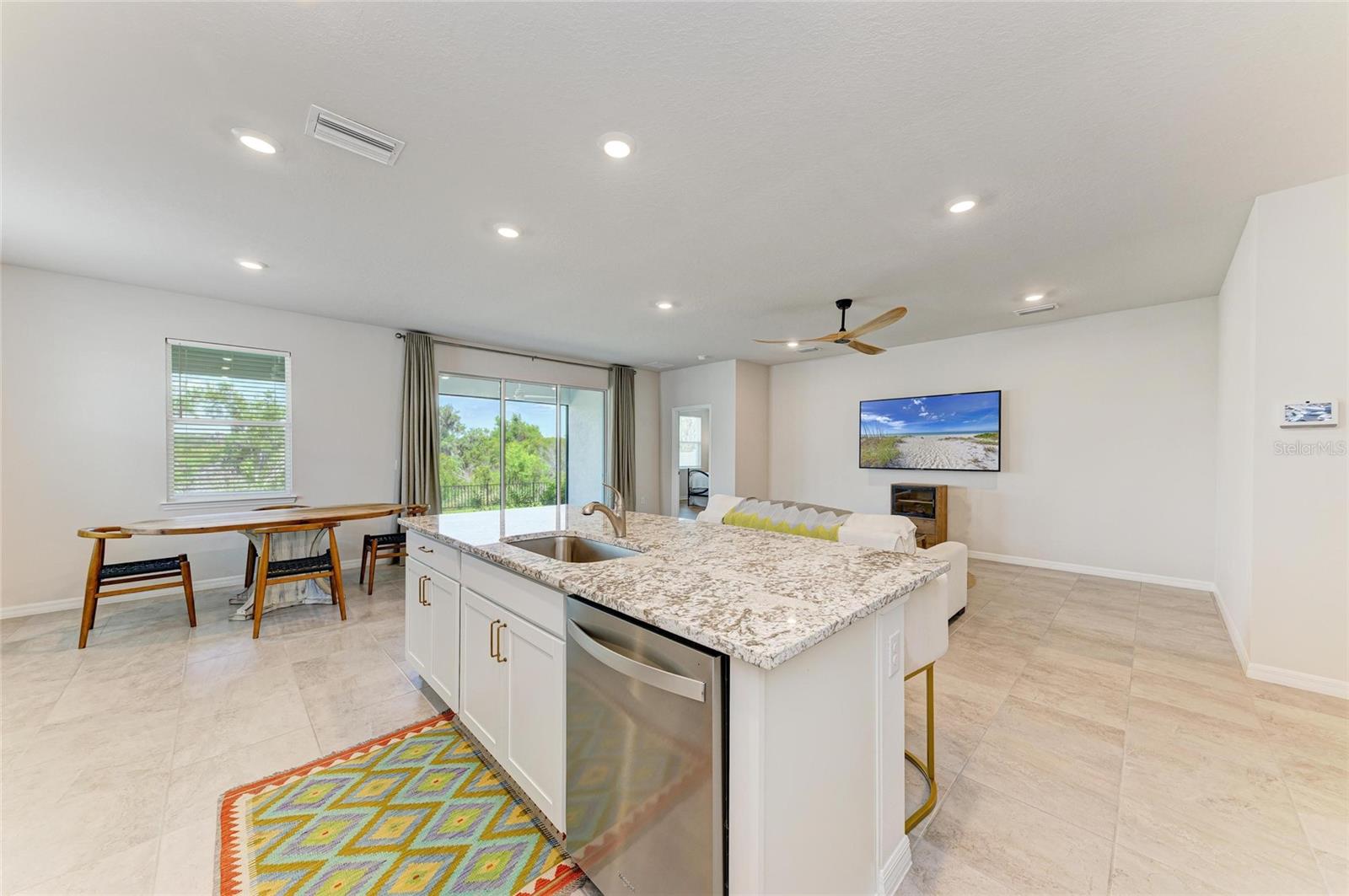 Image 10 of 69 For 16109 6th Avenue E