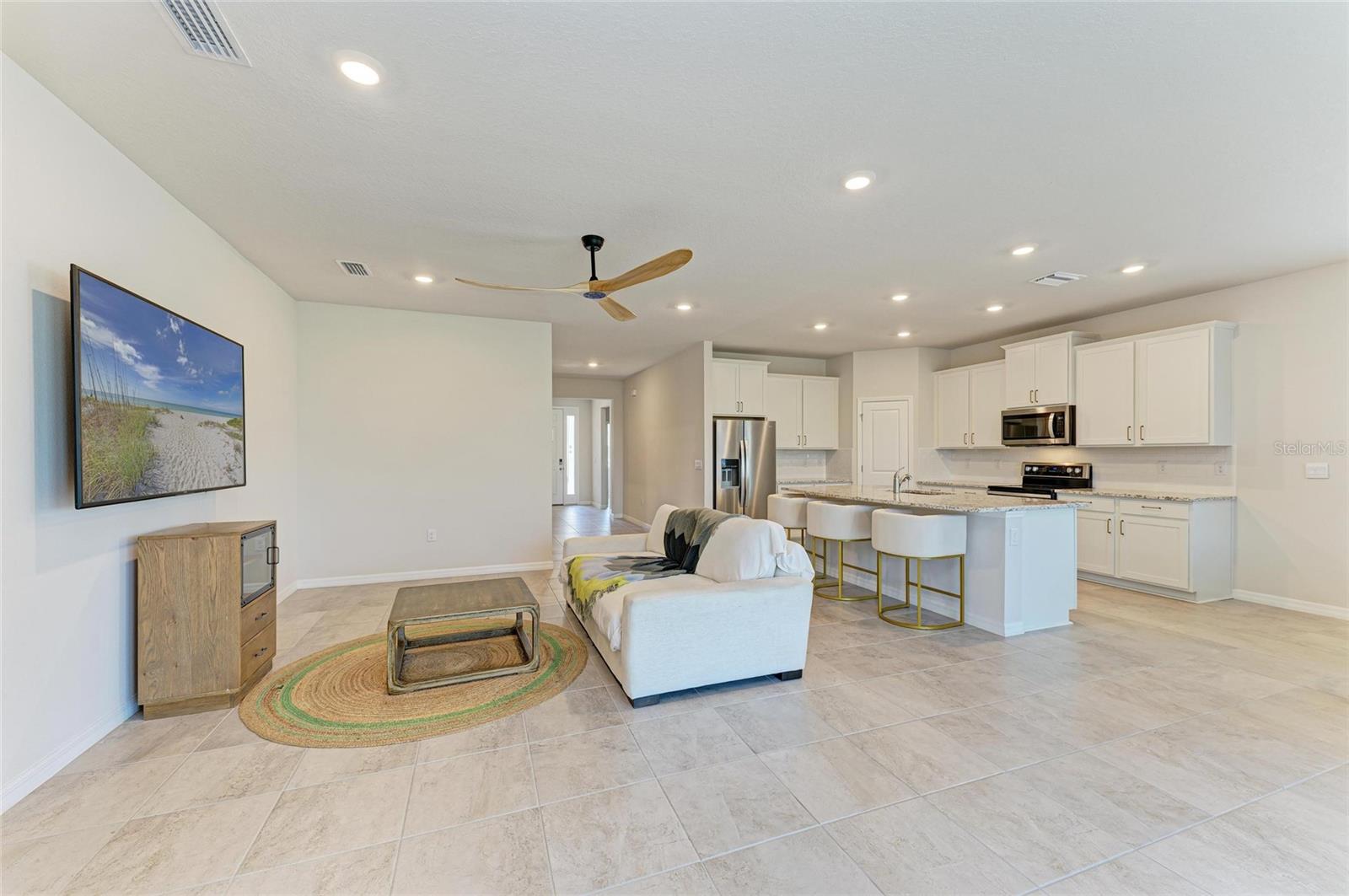 Image 16 of 69 For 16109 6th Avenue E