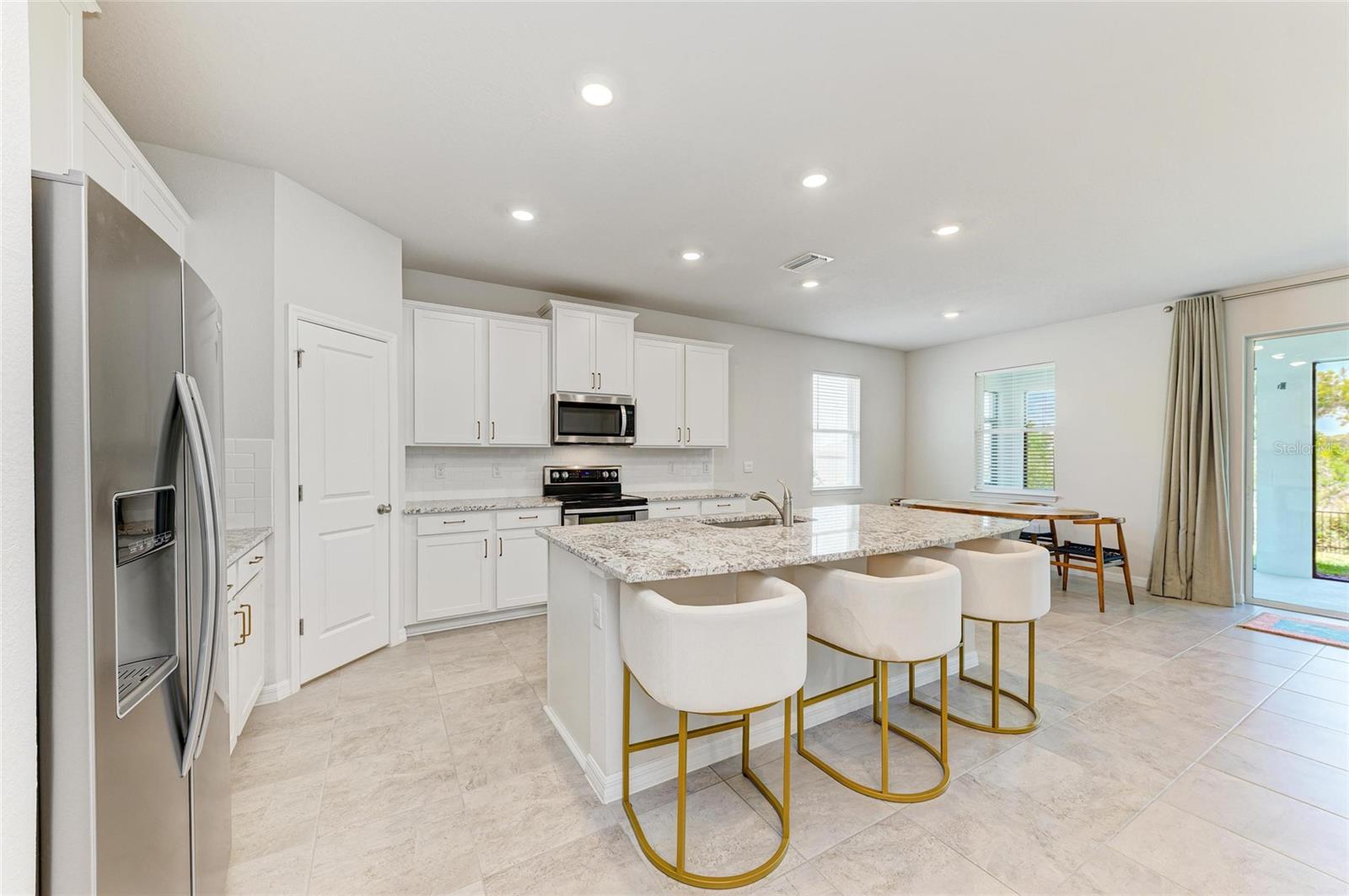 Image 21 of 69 For 16109 6th Avenue E