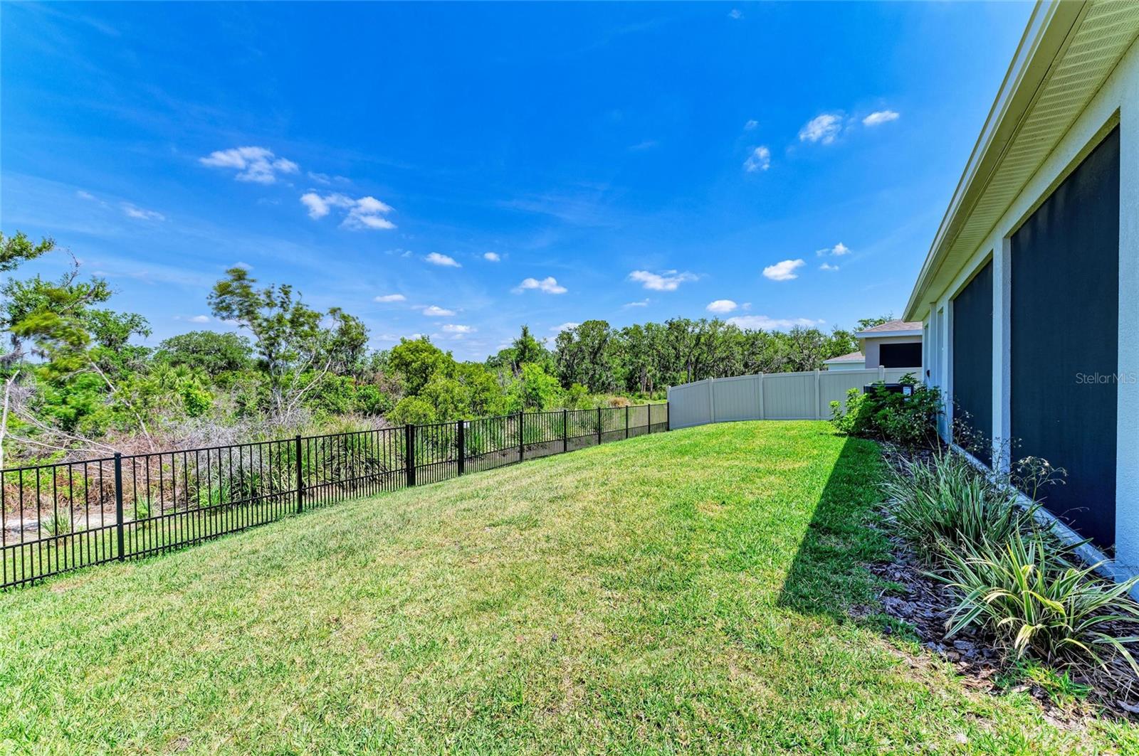 Image 51 of 69 For 16109 6th Avenue E