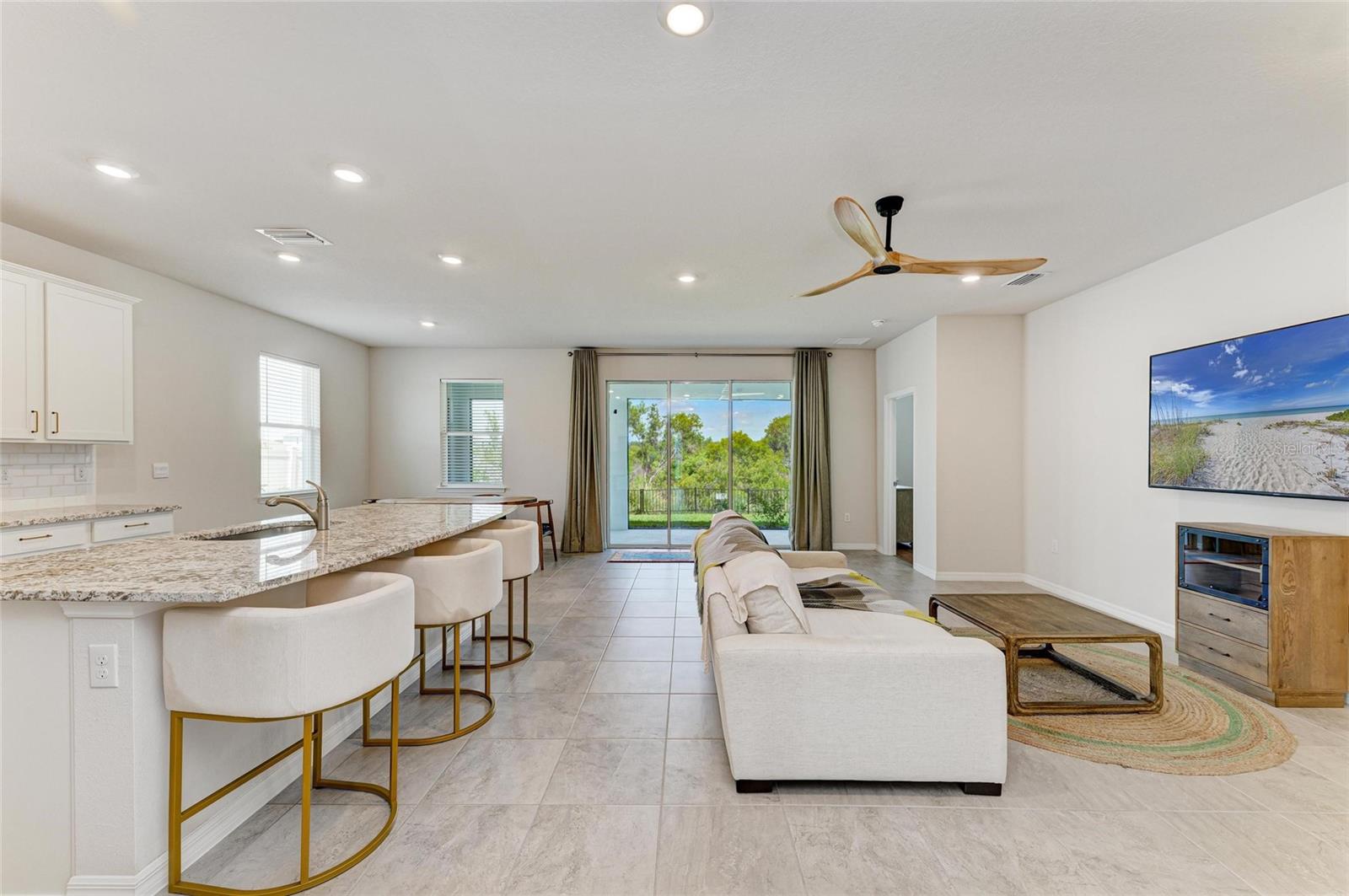 Image 9 of 69 For 16109 6th Avenue E