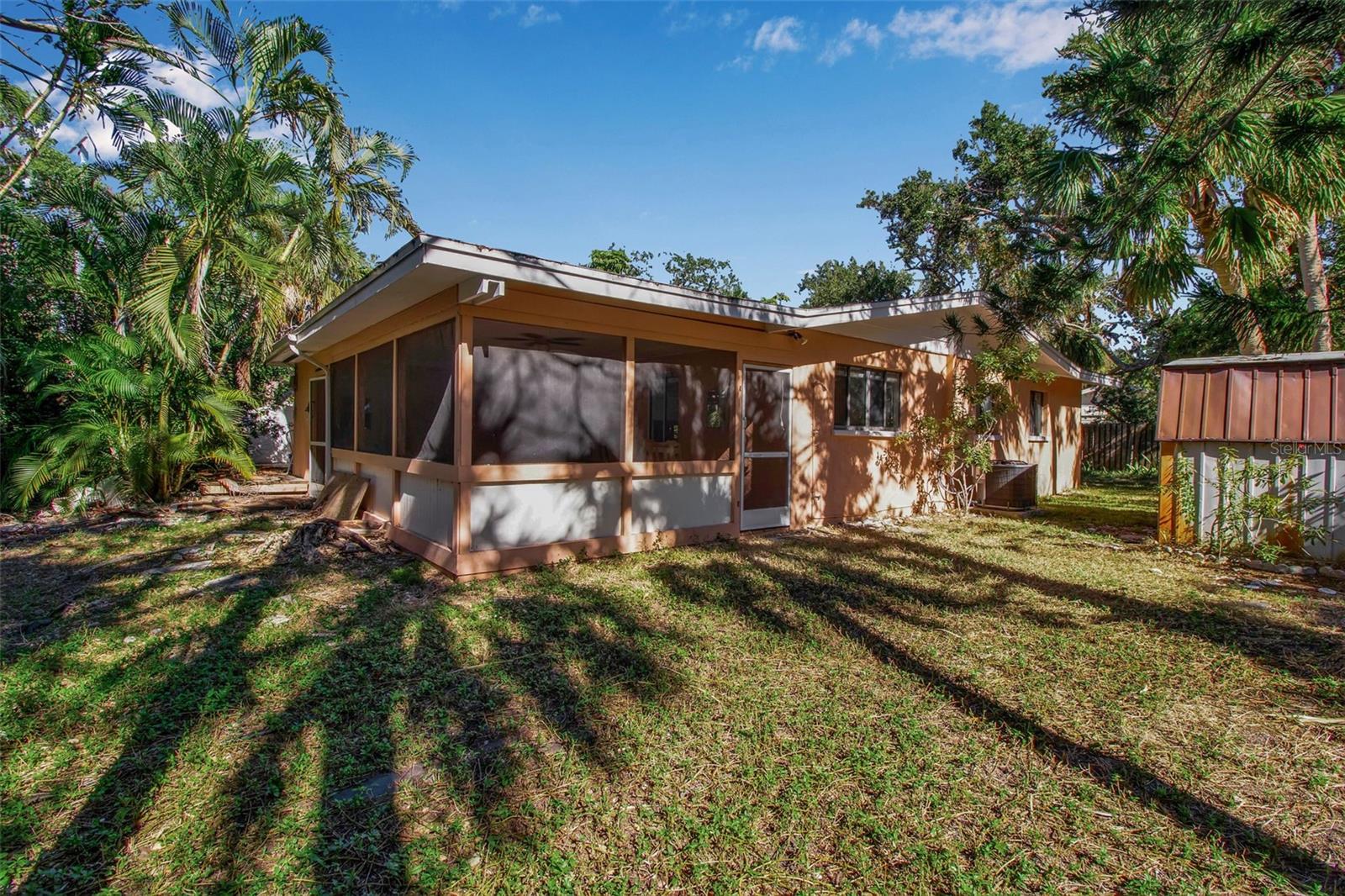 Image 4 of 39 For 144 Garden Lane