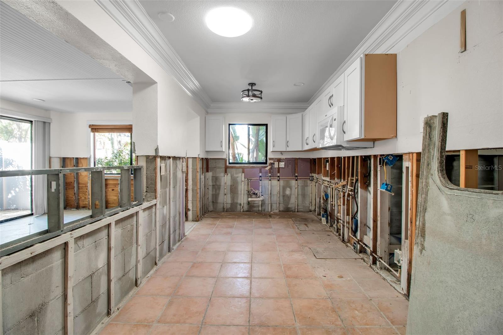 Image 8 of 39 For 144 Garden Lane