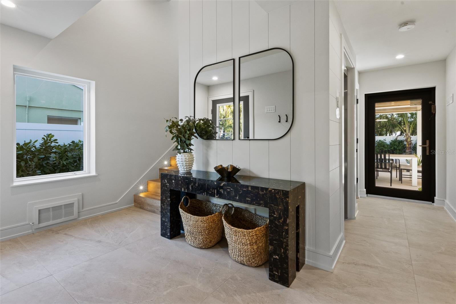 Listing photo id 1 for 150 Grant Drive