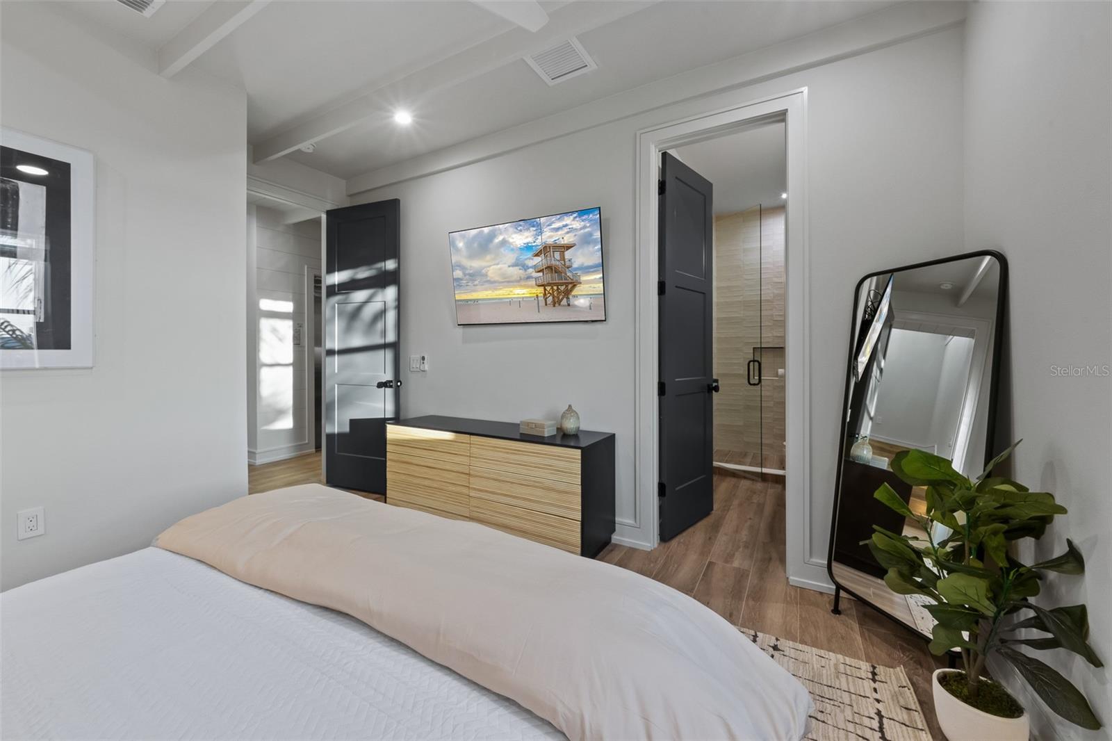 Listing photo id 28 for 150 Grant Drive