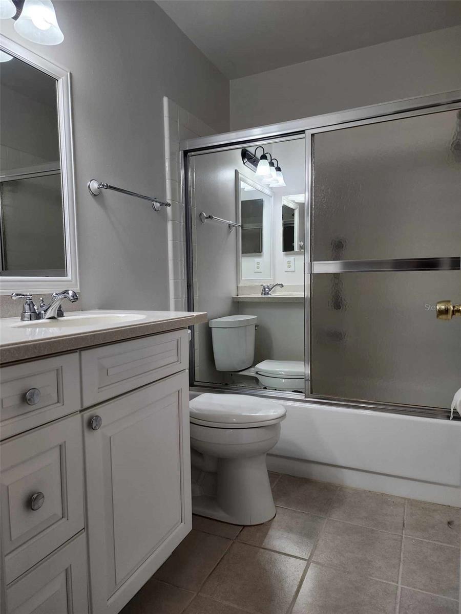 Image 22 of 60 For 1102 Halton Court 1102