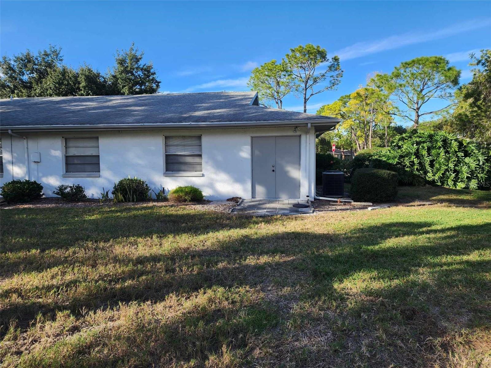 Image 42 of 60 For 1102 Halton Court 1102