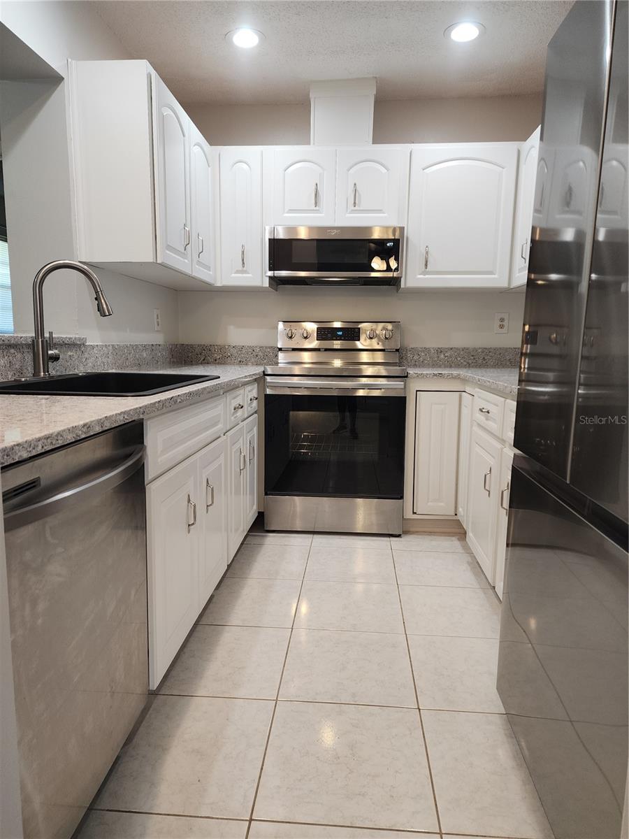 Image 9 of 60 For 1102 Halton Court 1102