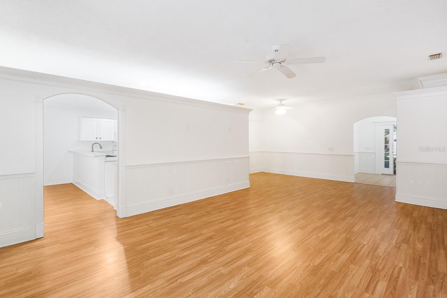 Image 18 of 43 For 295 Fareham Drive