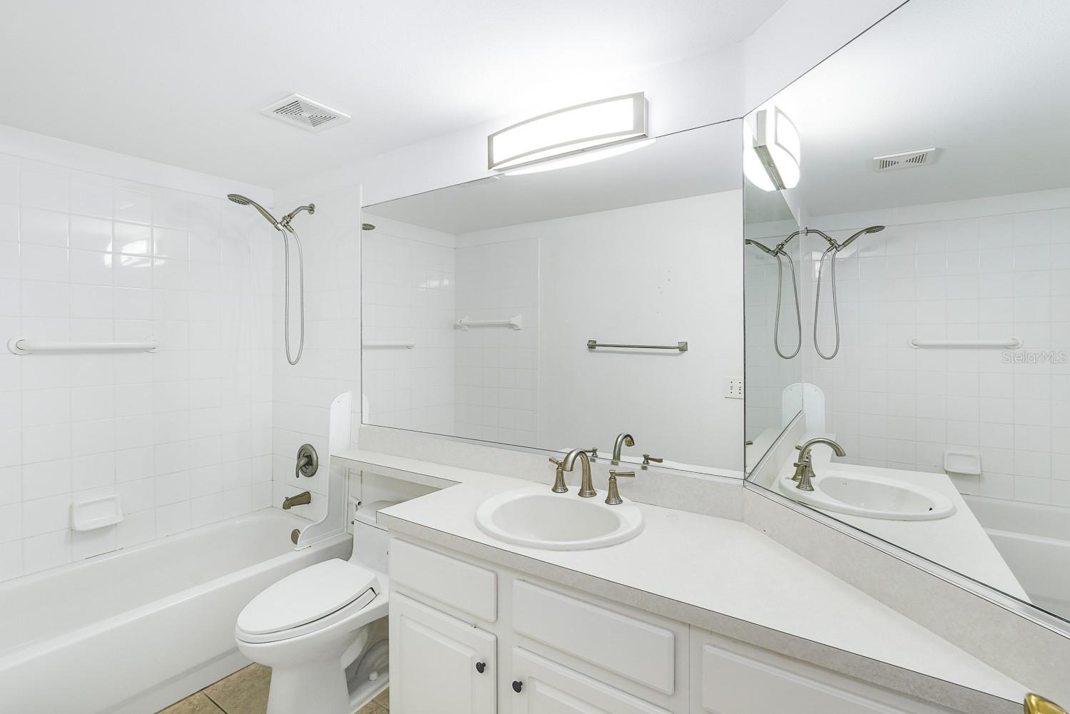 Image 29 of 43 For 295 Fareham Drive