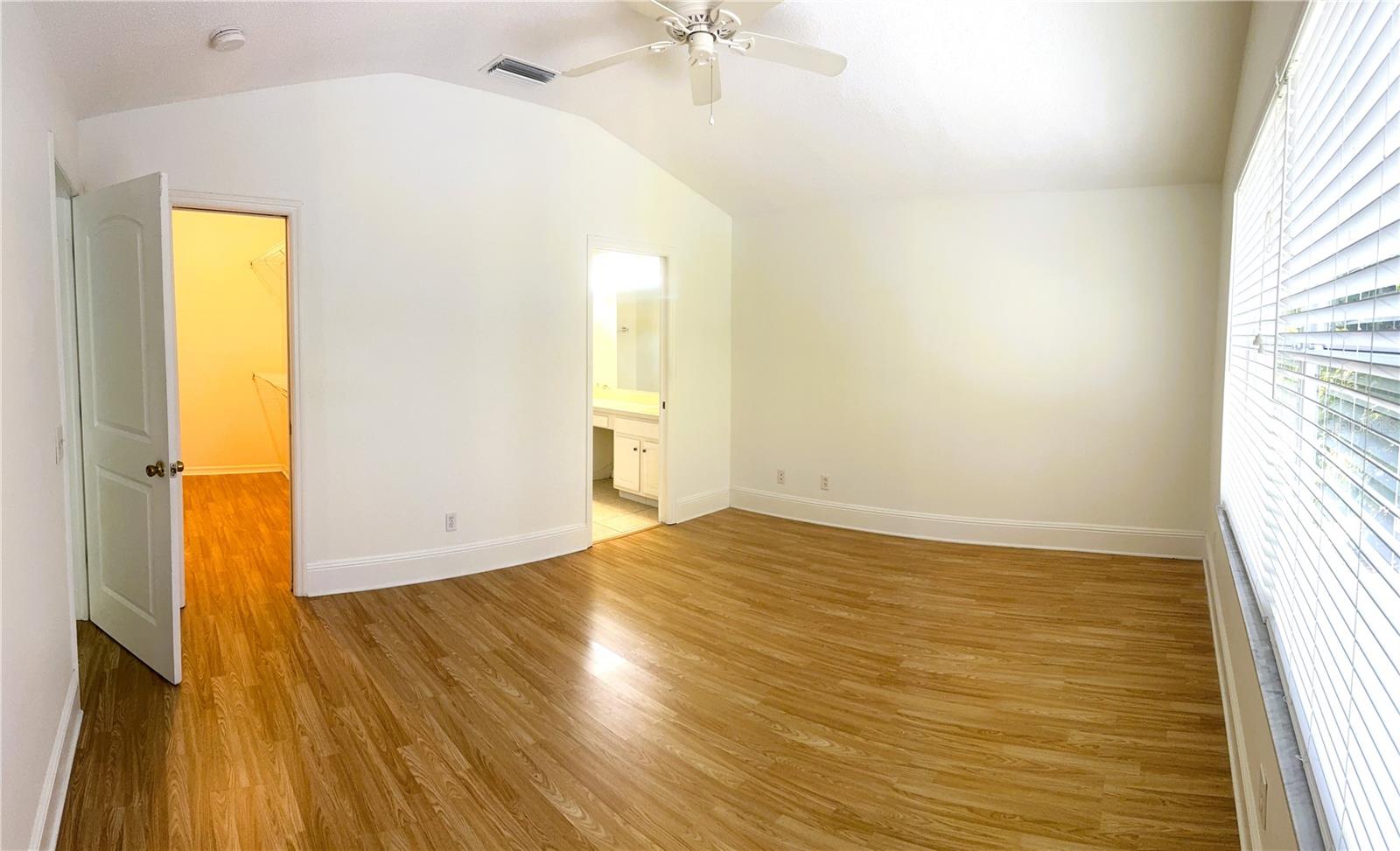 Image 7 of 43 For 295 Fareham Drive