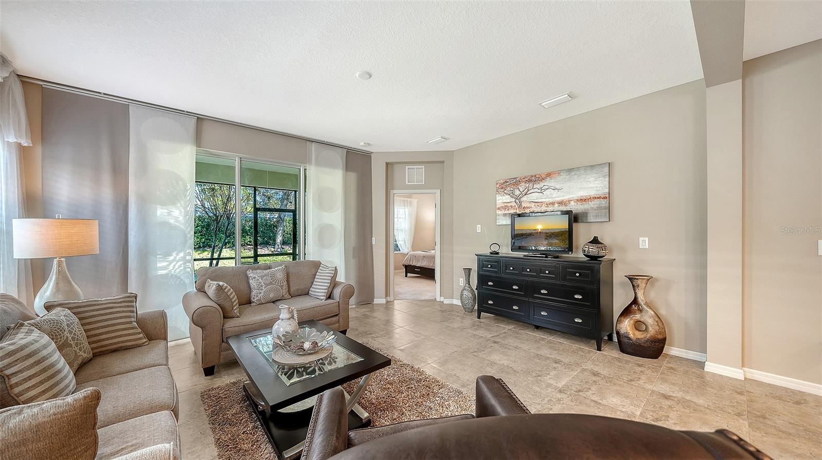 Image 16 of 40 For 5356 Fairfield Boulevard