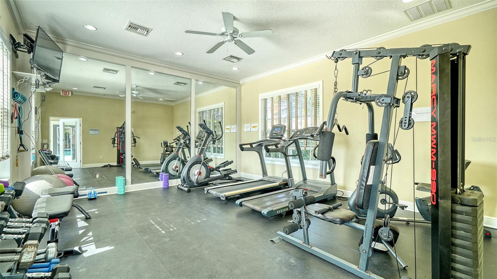 Image 36 of 40 For 5356 Fairfield Boulevard