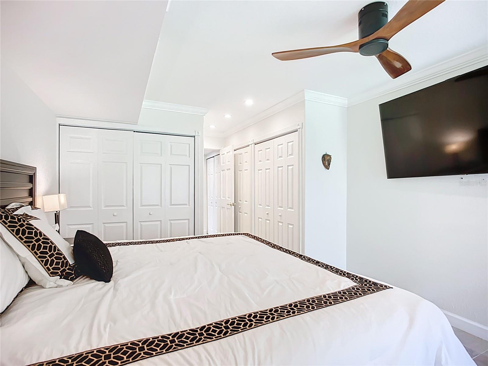 Image 25 of 46 For 2220 Bahia Vista St  G4