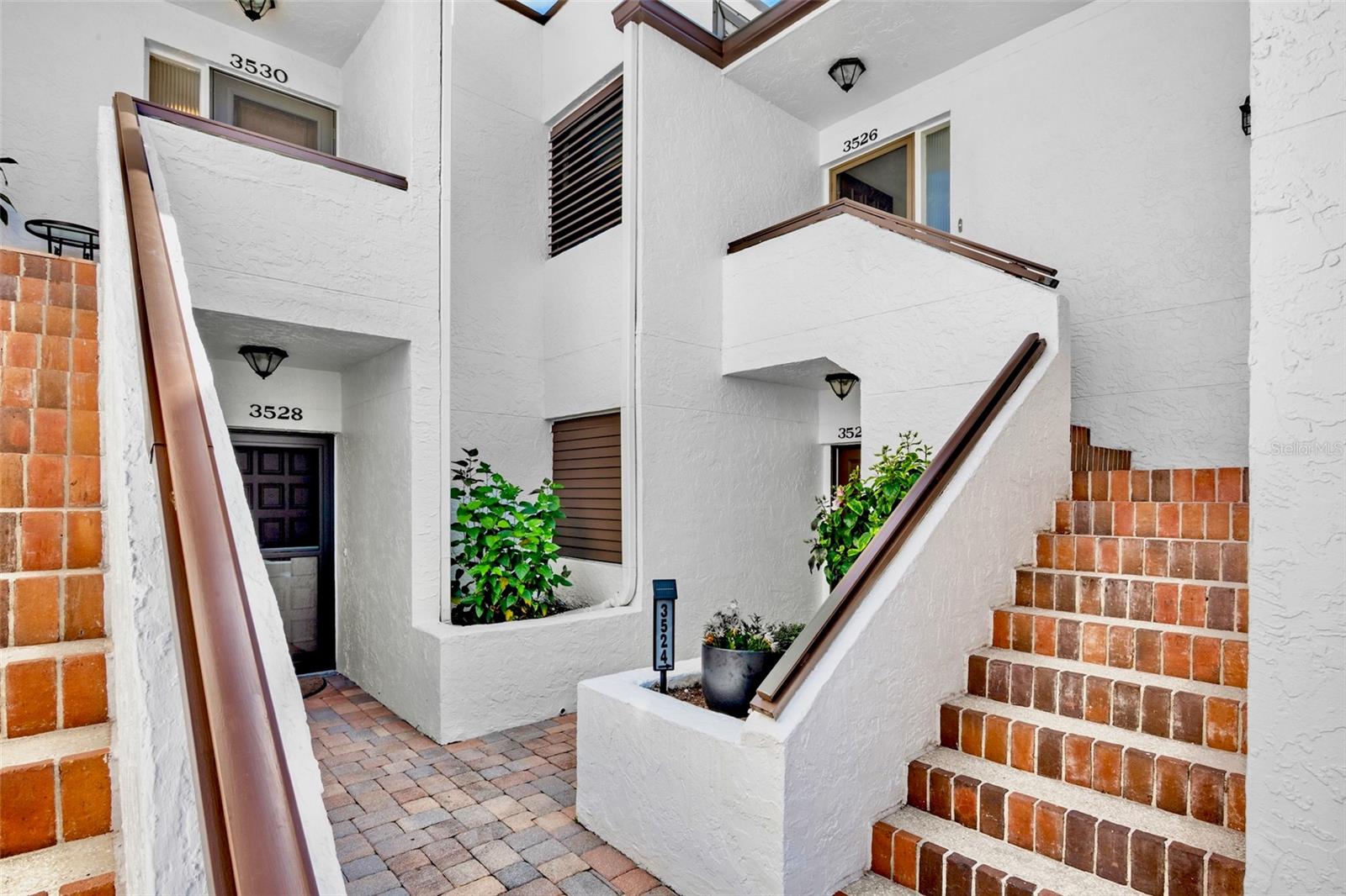 Image 2 of 42 For 3526 Richwood Link  48