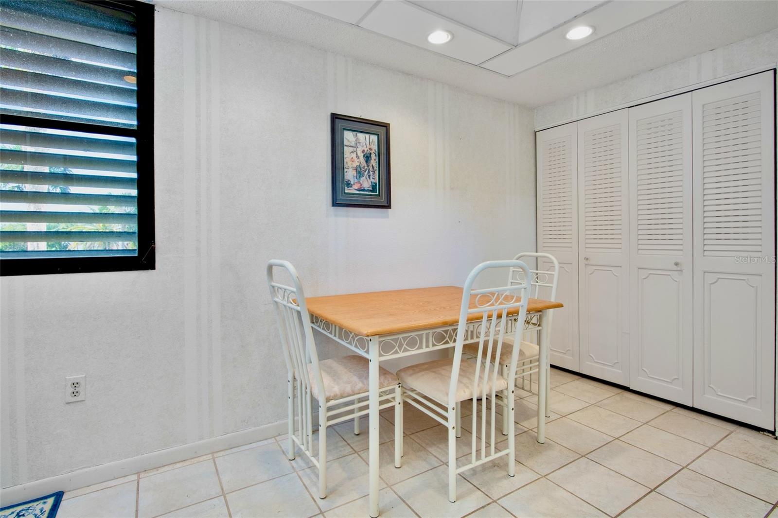 Image 20 of 42 For 3526 Richwood Link  48