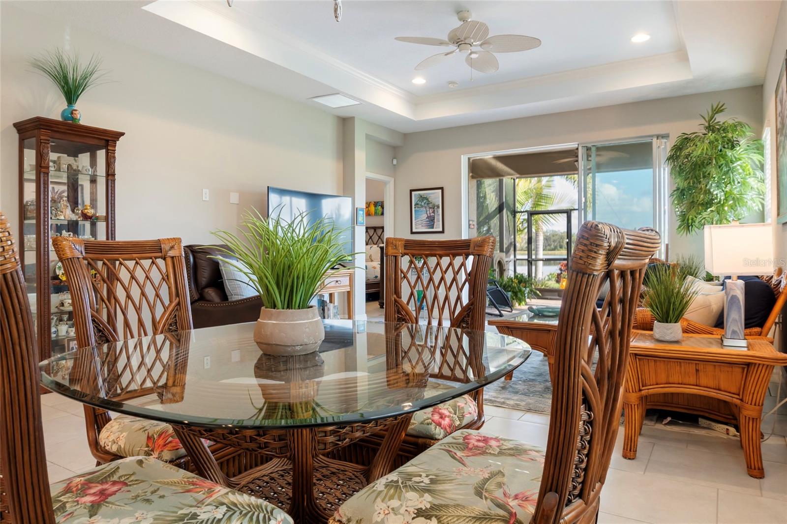 Image 28 of 49 For 7739 Ridgelake Circle