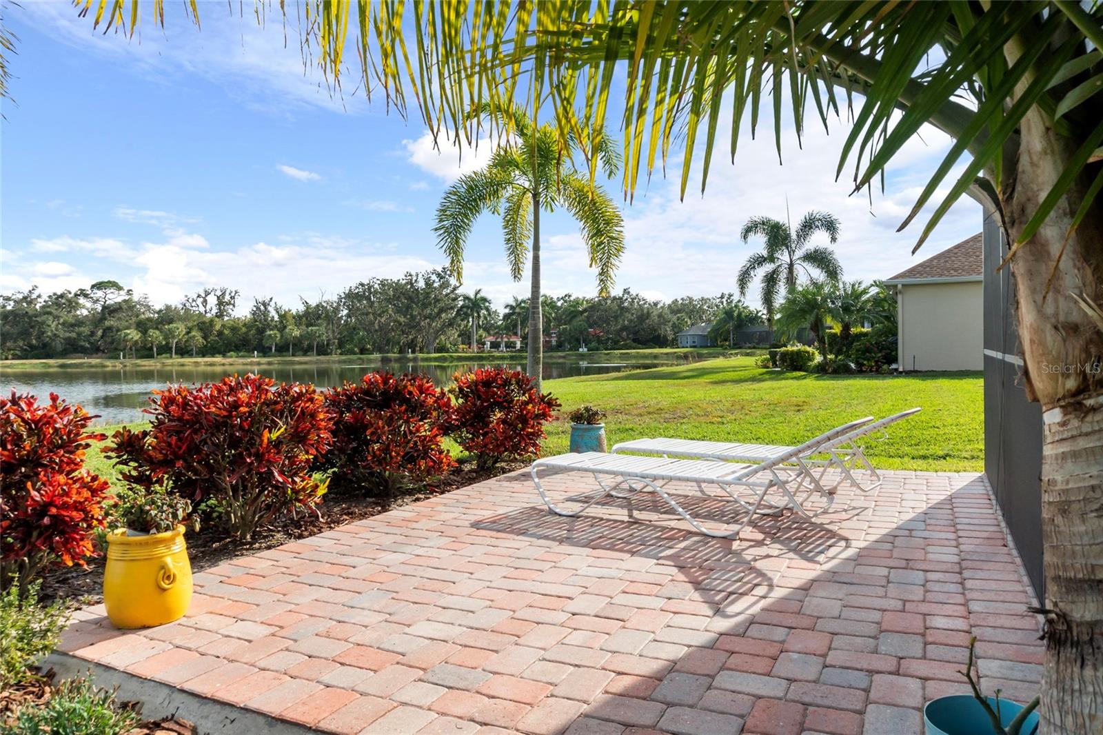 Image 6 of 49 For 7739 Ridgelake Circle