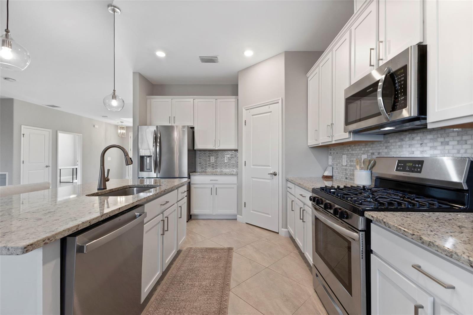 Image 11 of 67 For 15627 White Linen Drive