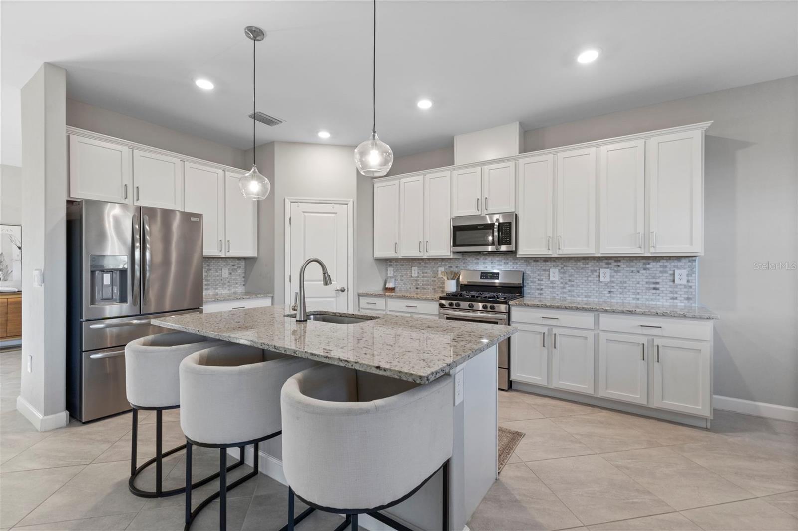 Image 13 of 67 For 15627 White Linen Drive