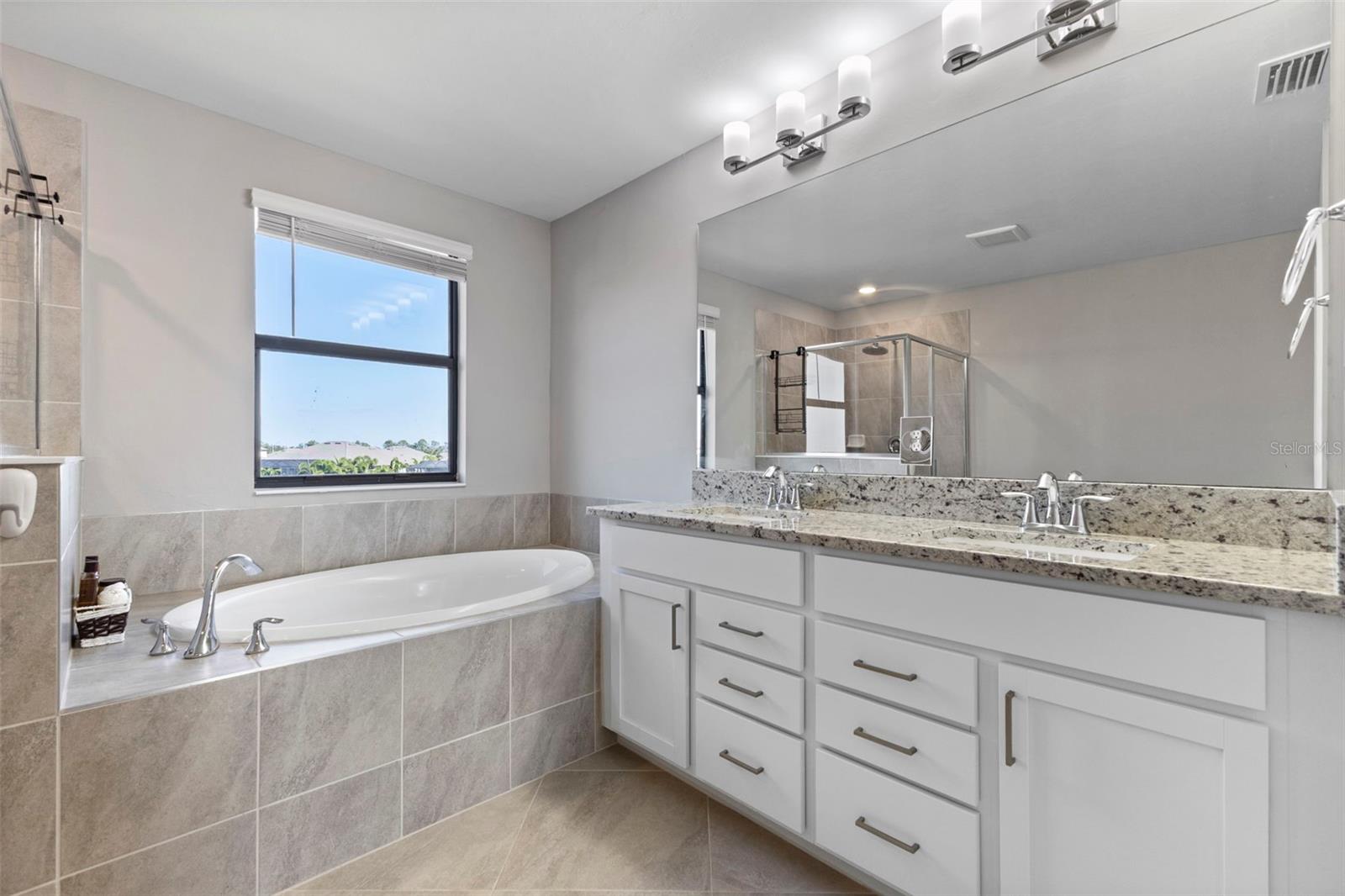 Image 22 of 67 For 15627 White Linen Drive