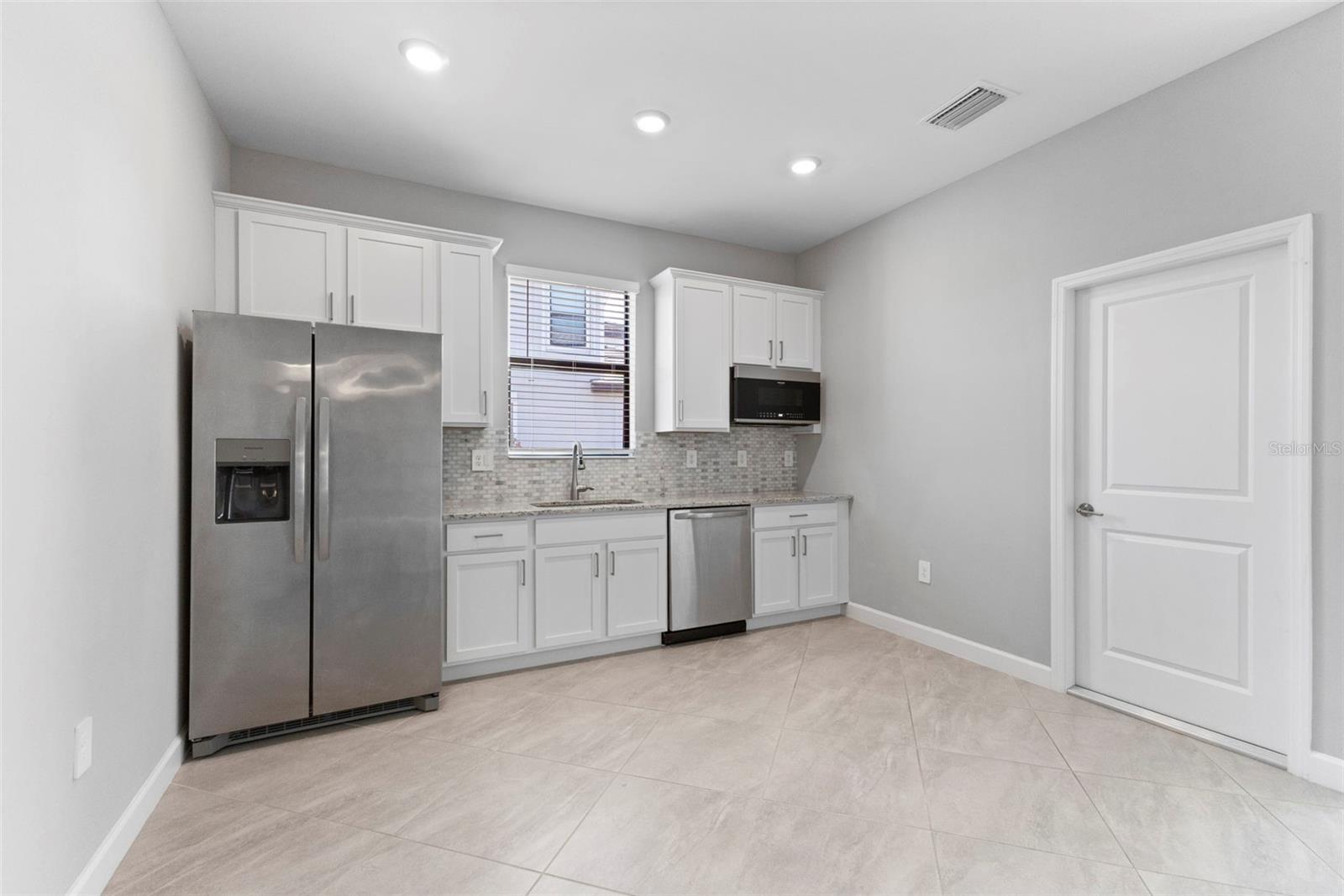 Image 28 of 67 For 15627 White Linen Drive