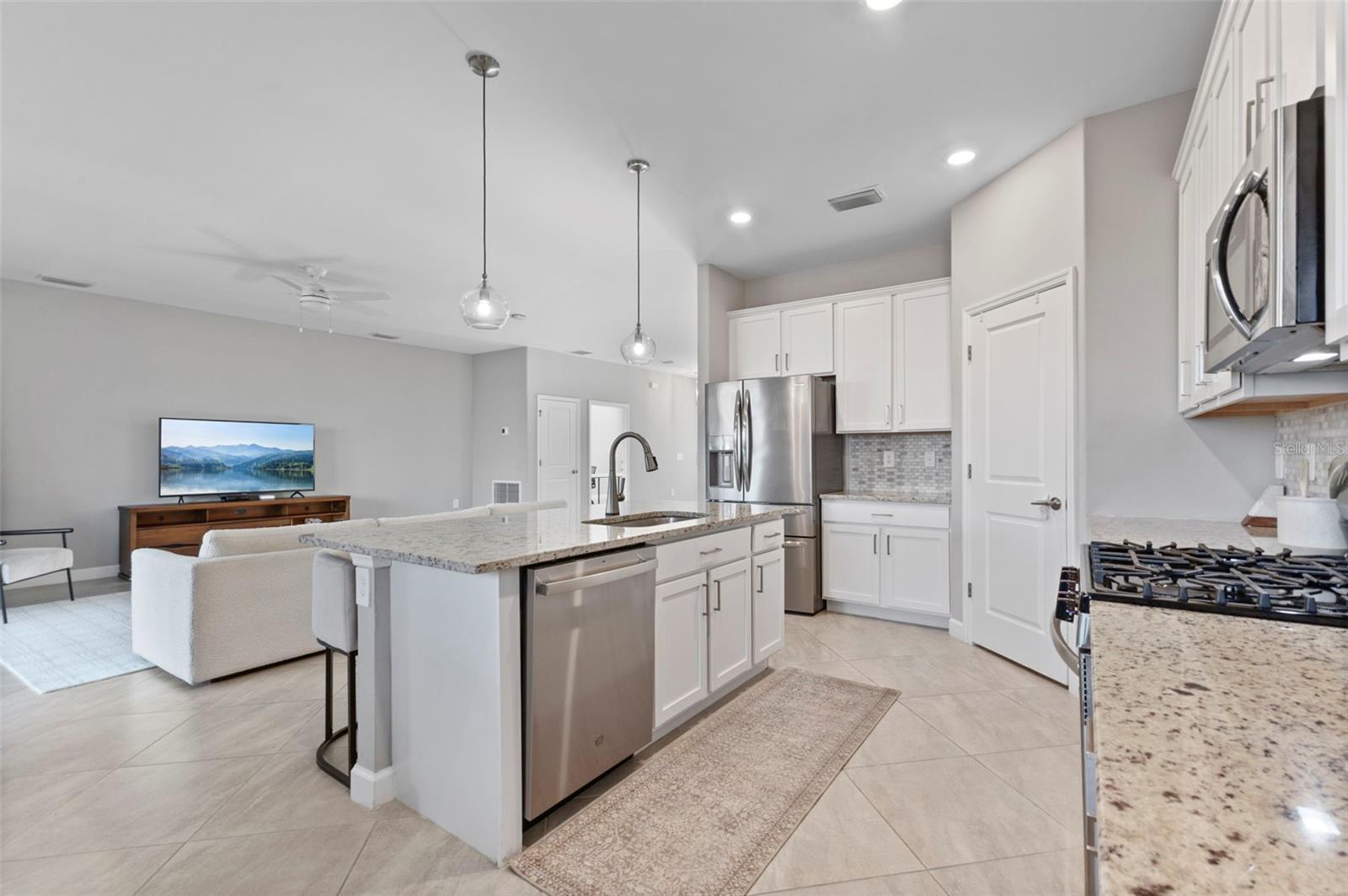 Image 8 of 67 For 15627 White Linen Drive