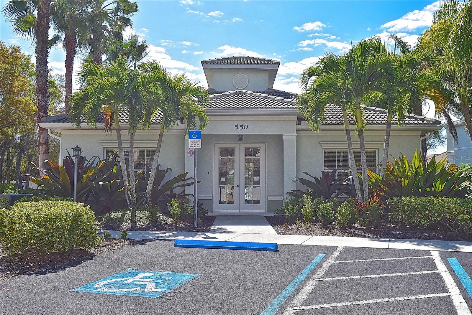 Image 30 of 43 For 1000 Gardens Edge Drive 1023