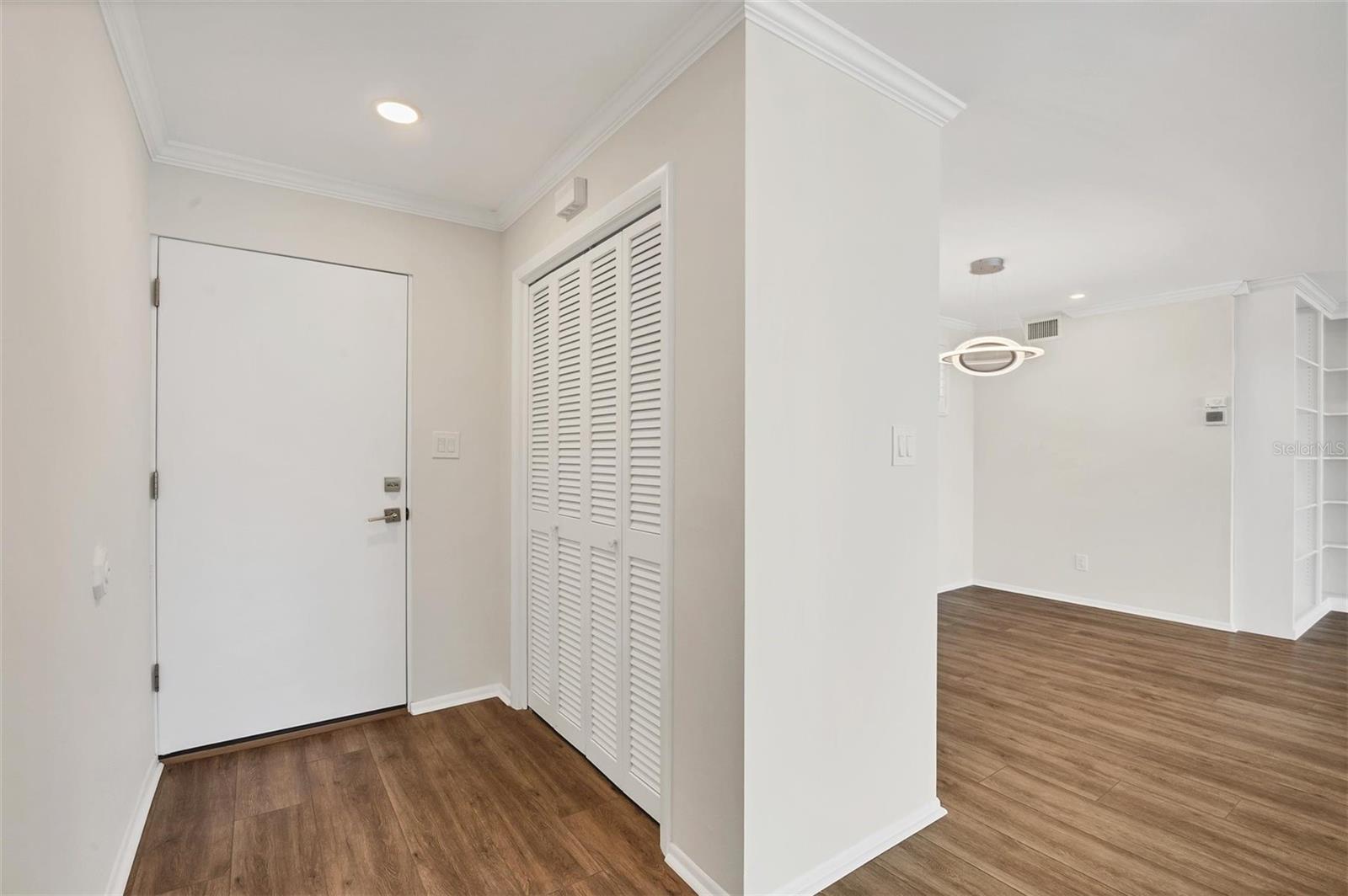 Image 12 of 60 For 226 Golden Gate Point 32